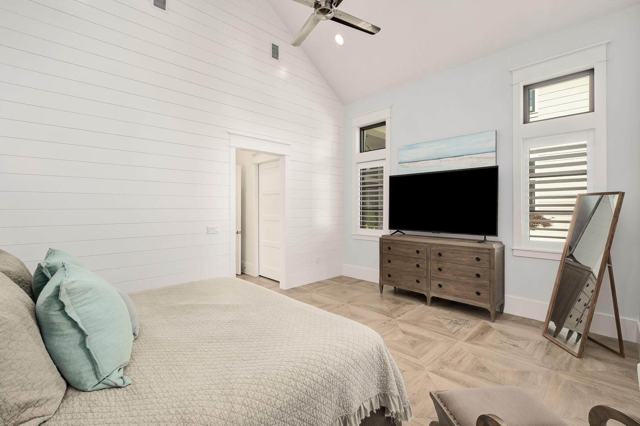 WHISPERING OAKS - Residential