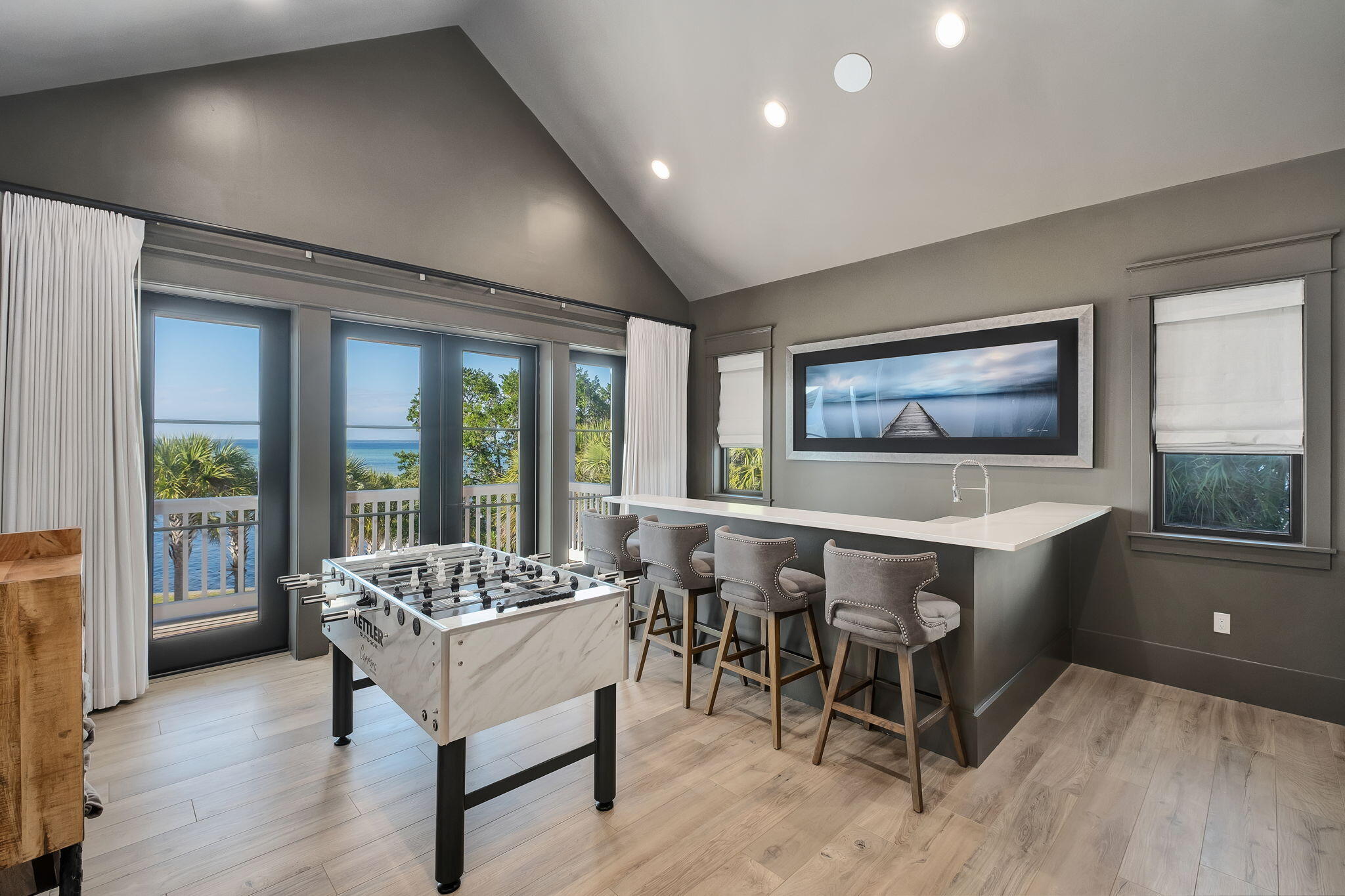 WHISPERING OAKS - Residential