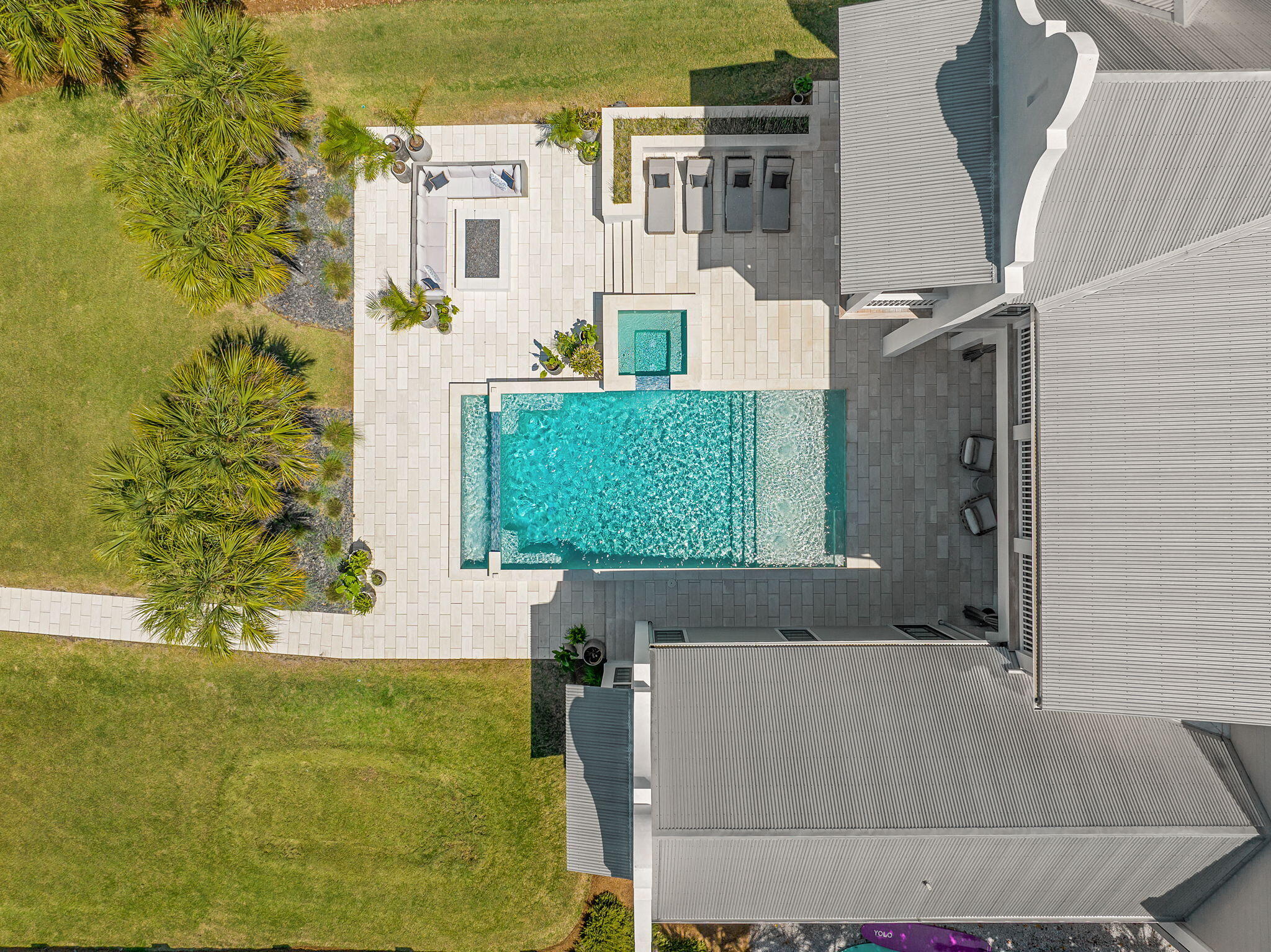 WHISPERING OAKS - Residential