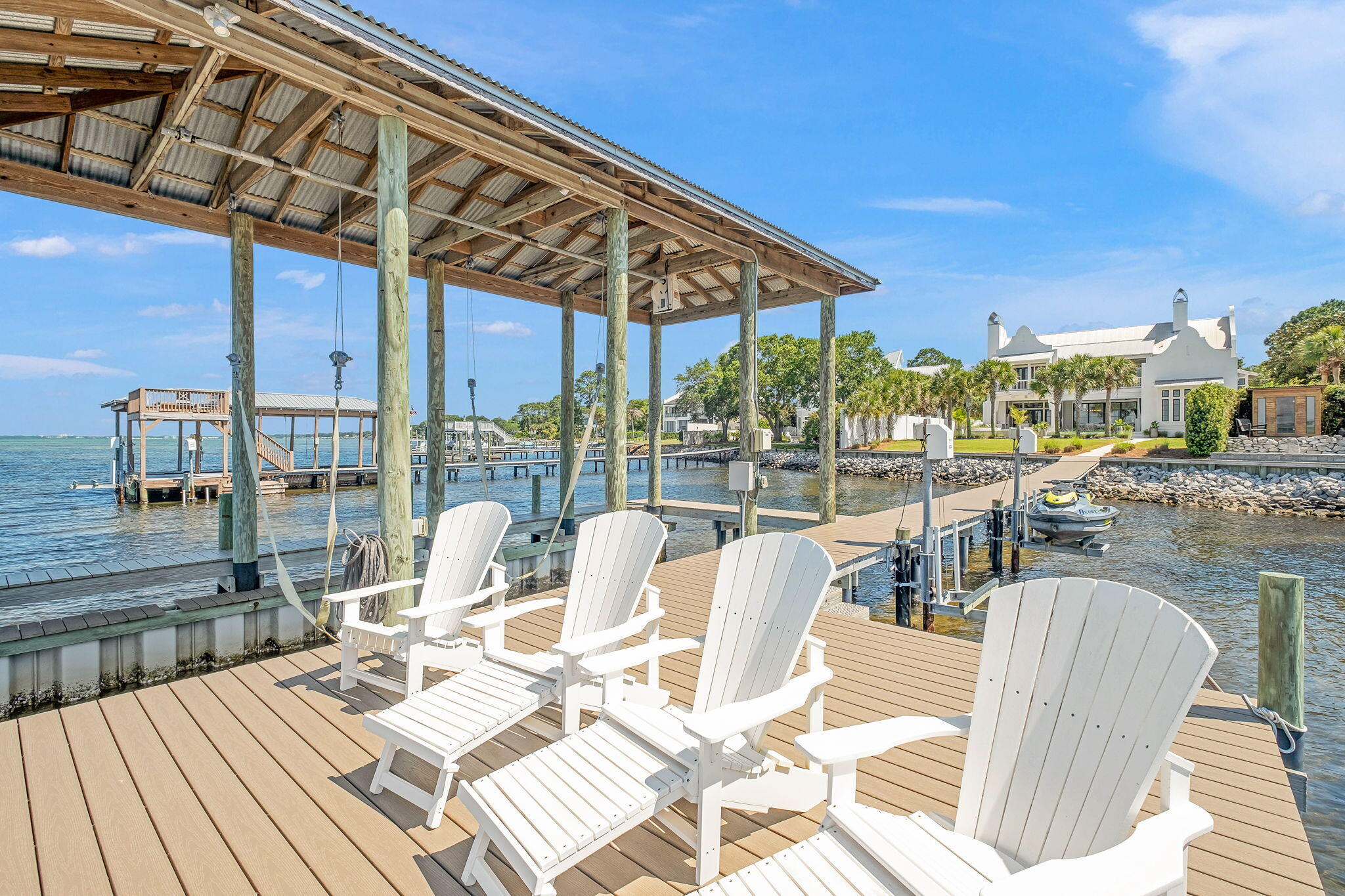 WHISPERING OAKS - Residential