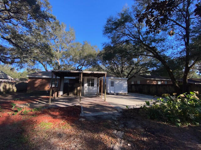 PINE CREST HILLS - Residential Lease