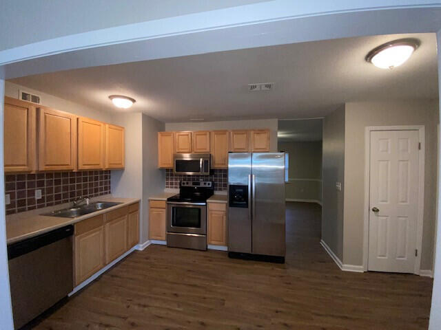 PINE CREST HILLS - Residential Lease
