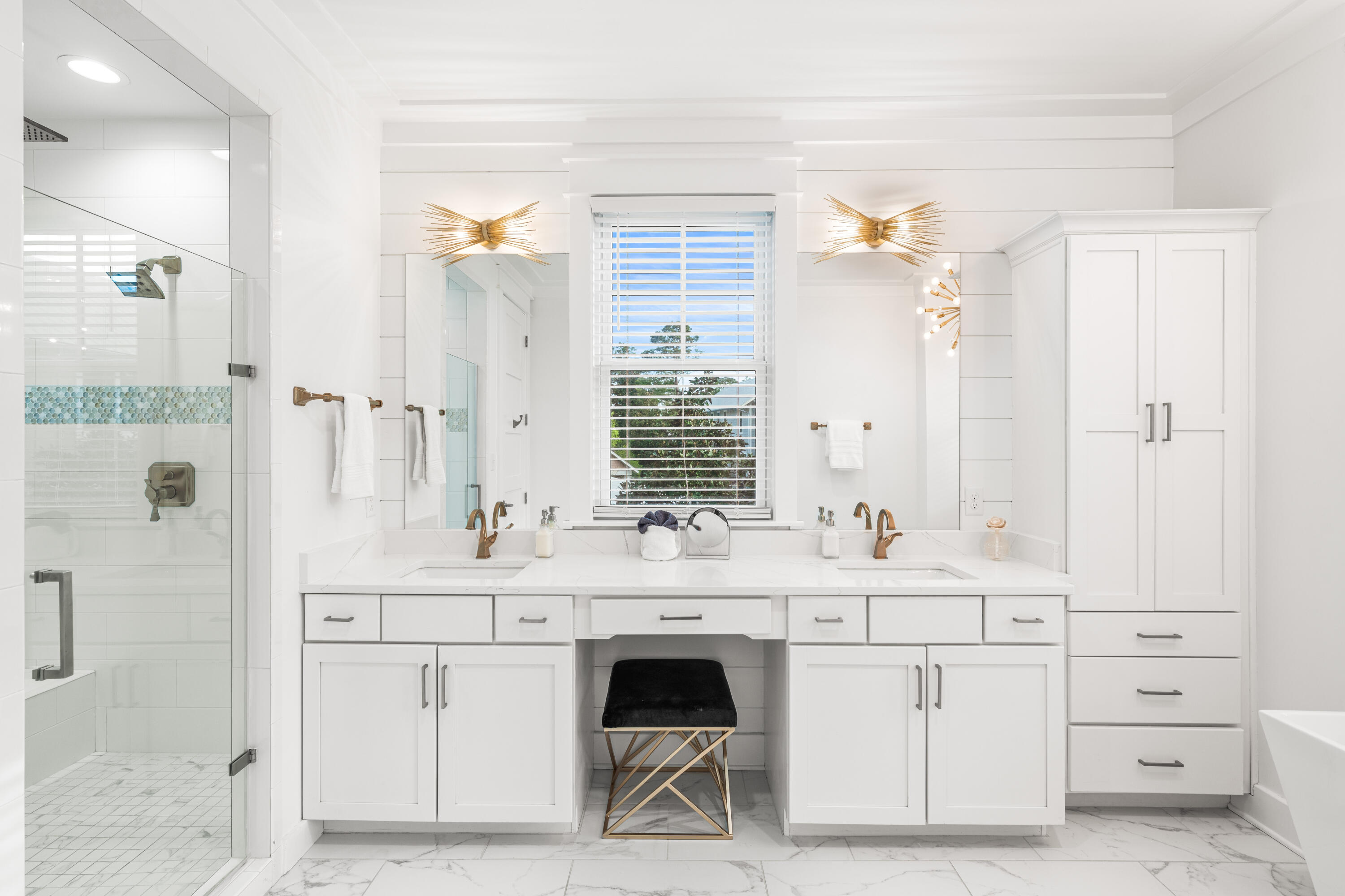 FOREST LAKES - Residential