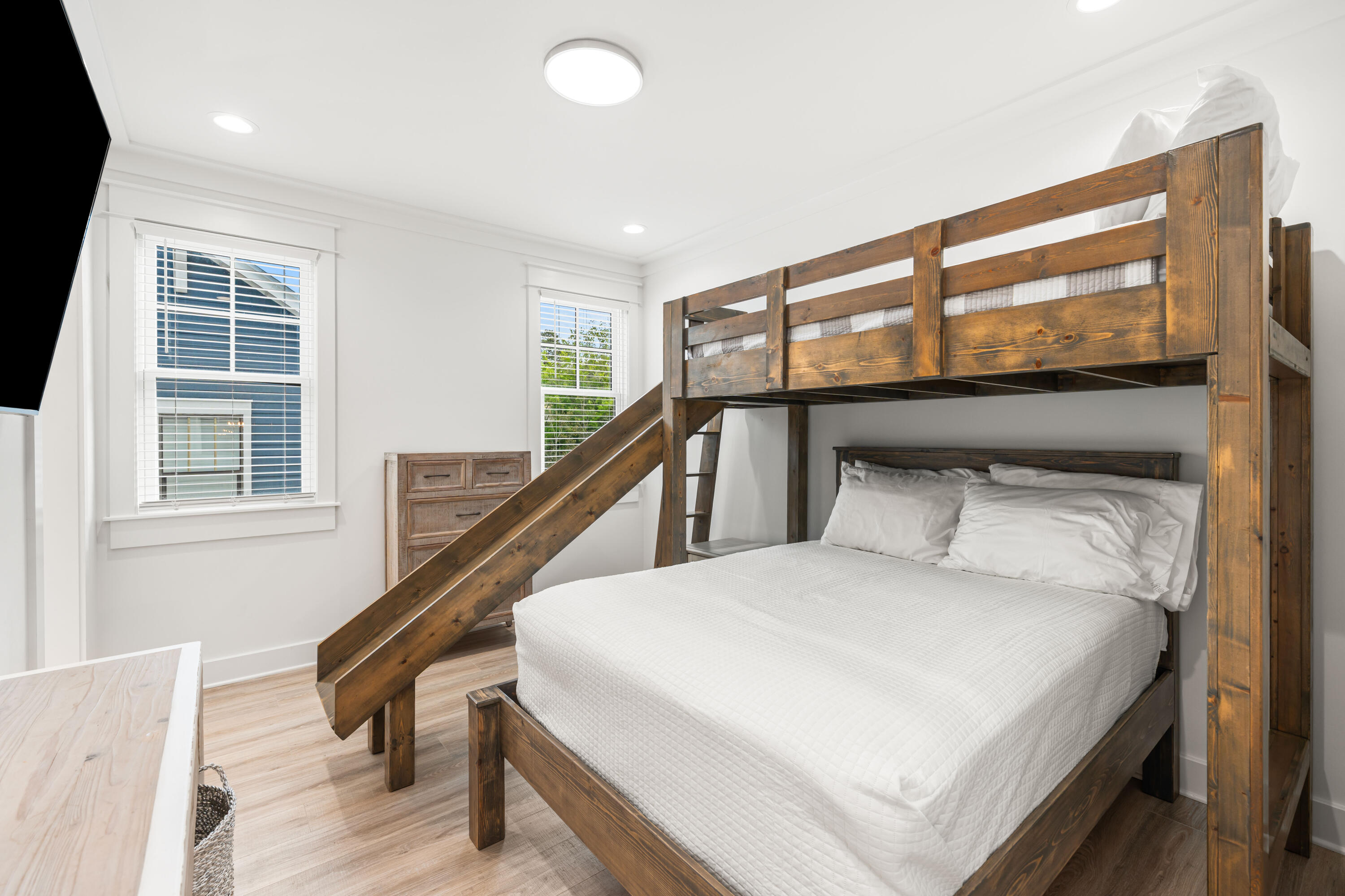 FOREST LAKES - Residential