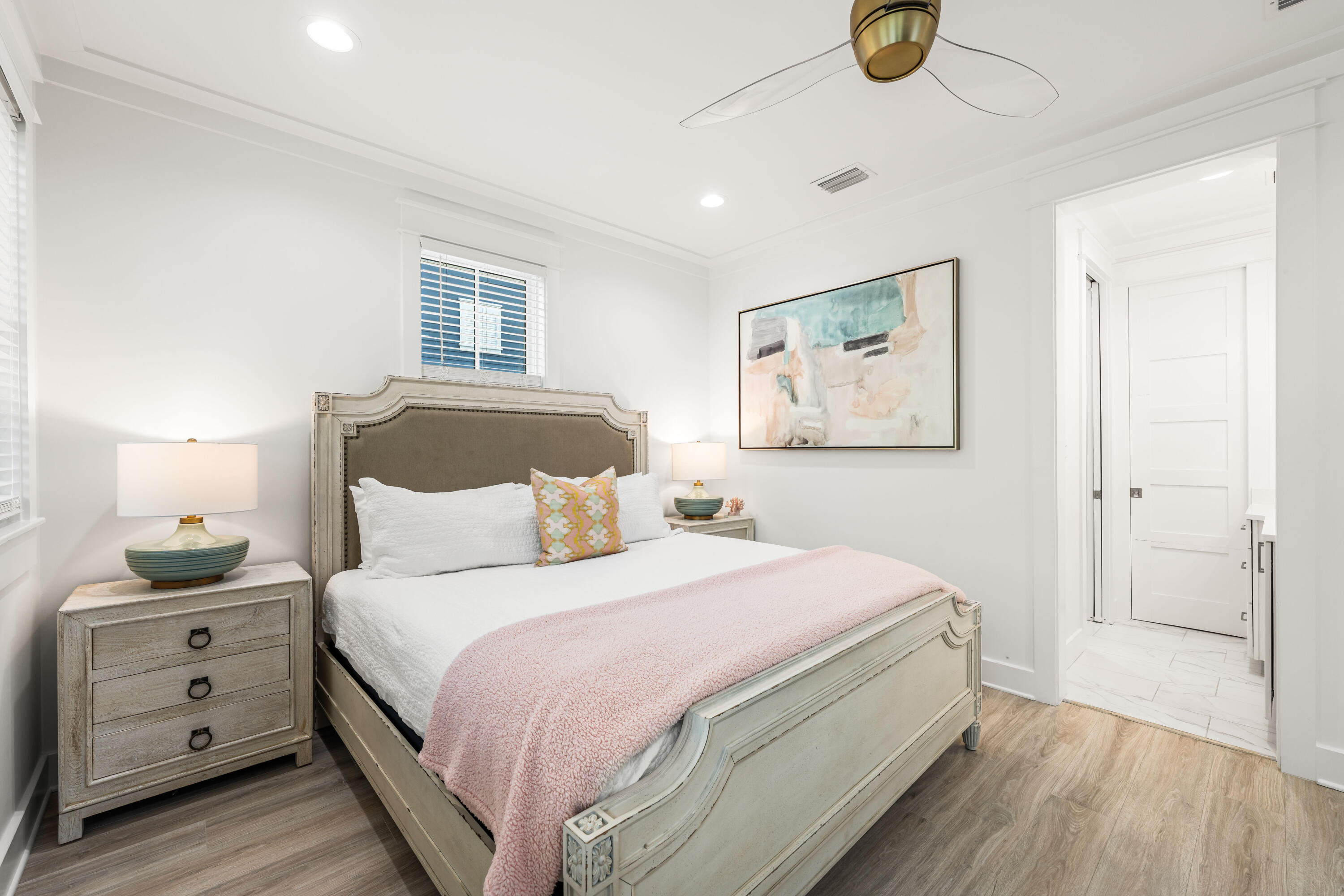 FOREST LAKES - Residential