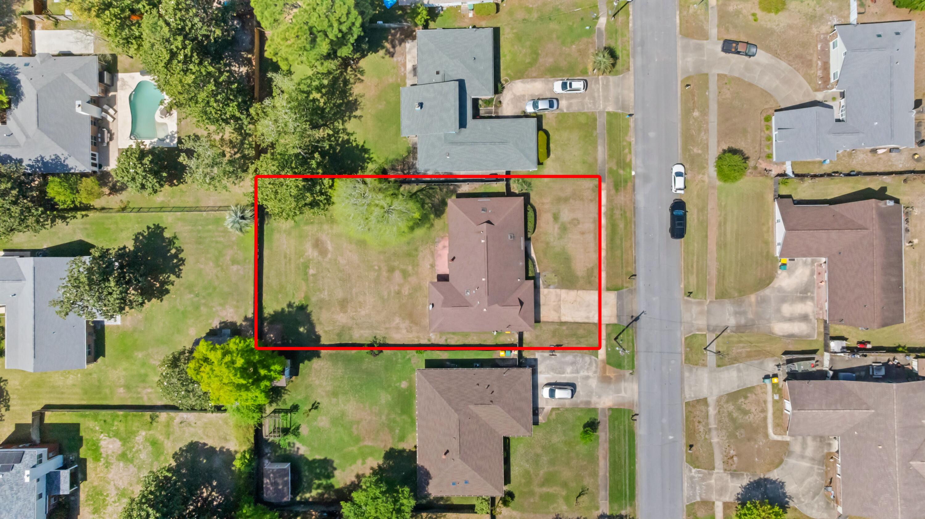 PINEWOOD ESTATES UNIT 2 LOT 19 BLK F & N25 FT VAC R/W - Residential