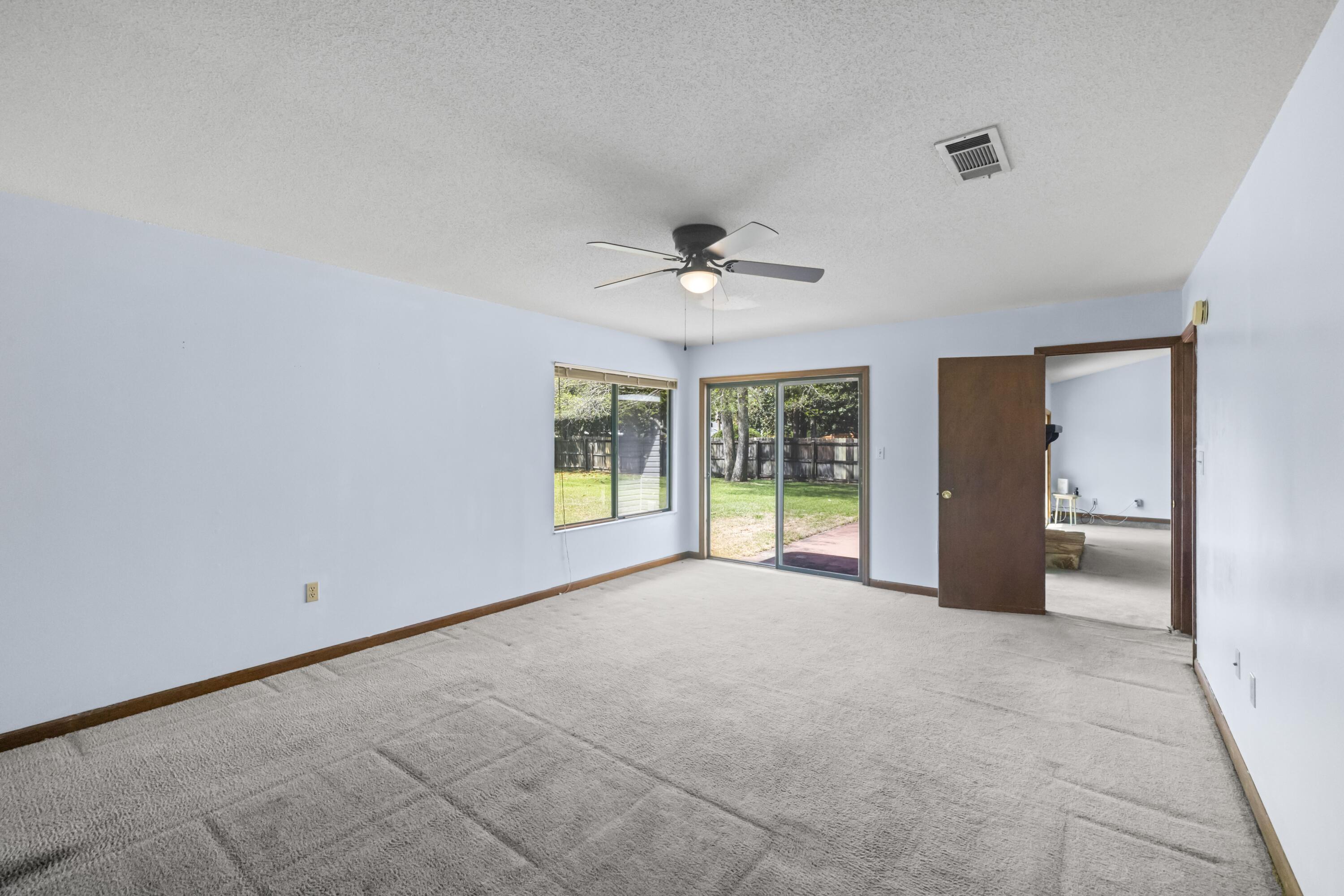 PINEWOOD ESTATES UNIT 2 LOT 19 BLK F & N25 FT VAC R/W - Residential