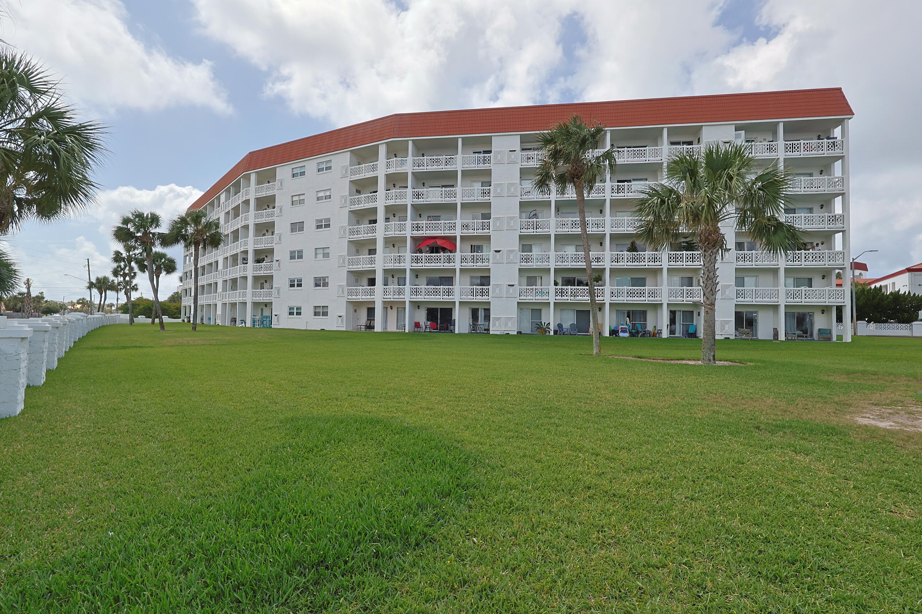 EL MATADOR CONDO - Residential