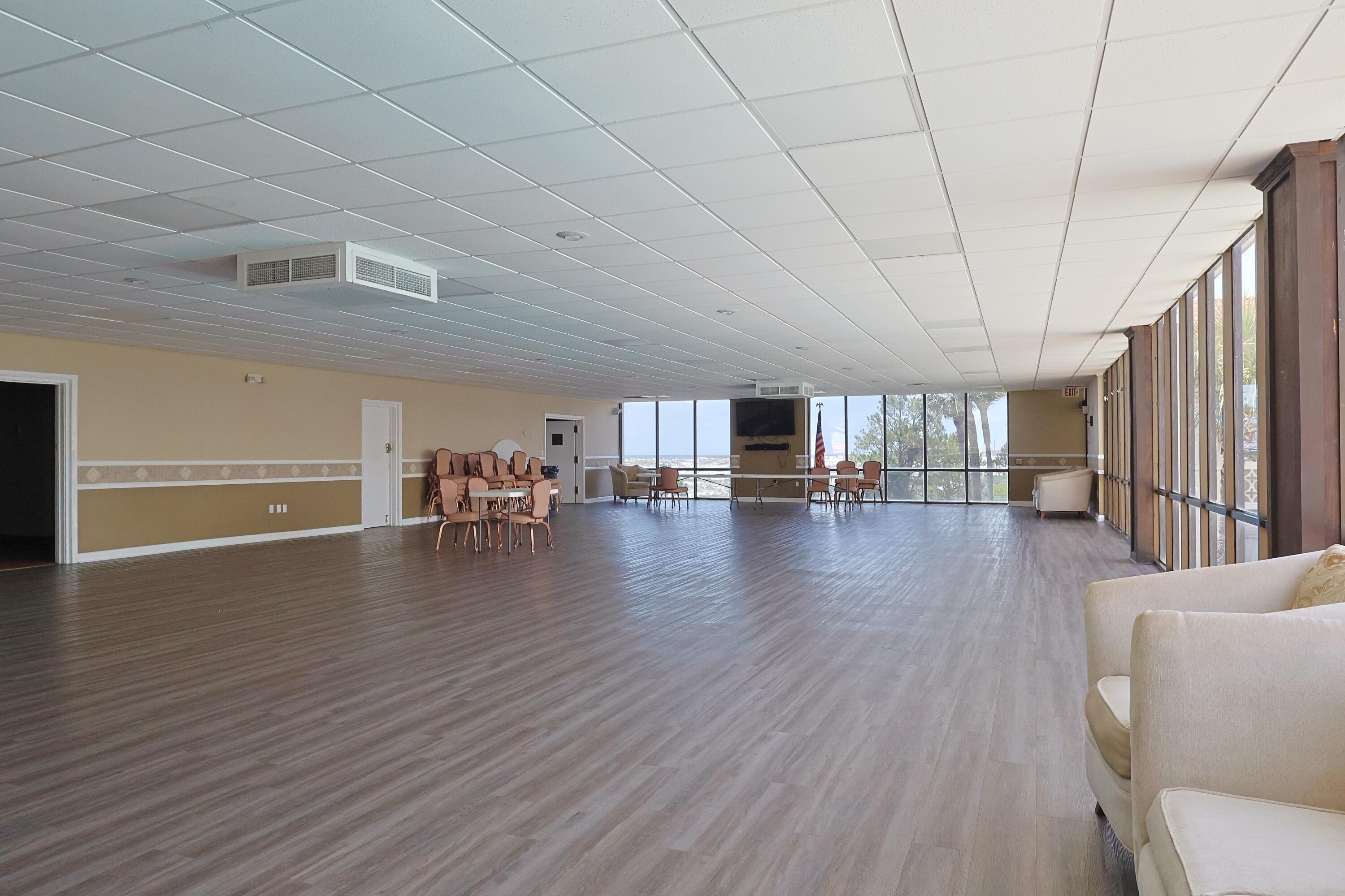 EL MATADOR CONDO - Residential