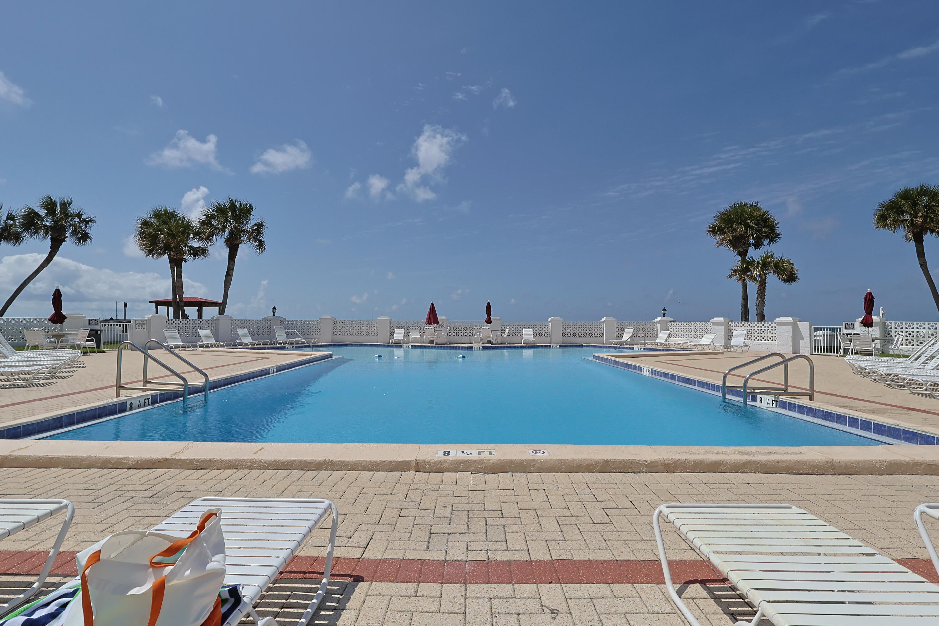 EL MATADOR CONDO - Residential