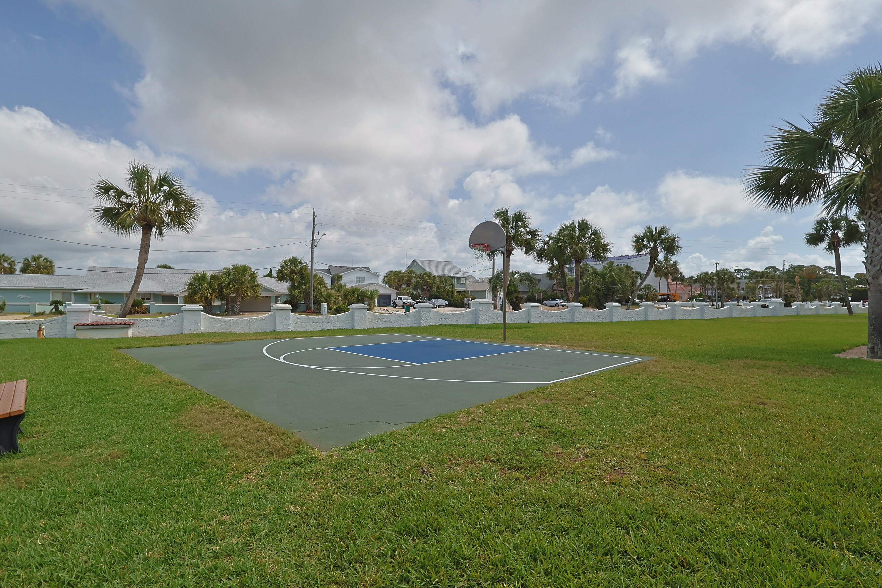 EL MATADOR CONDO - Residential