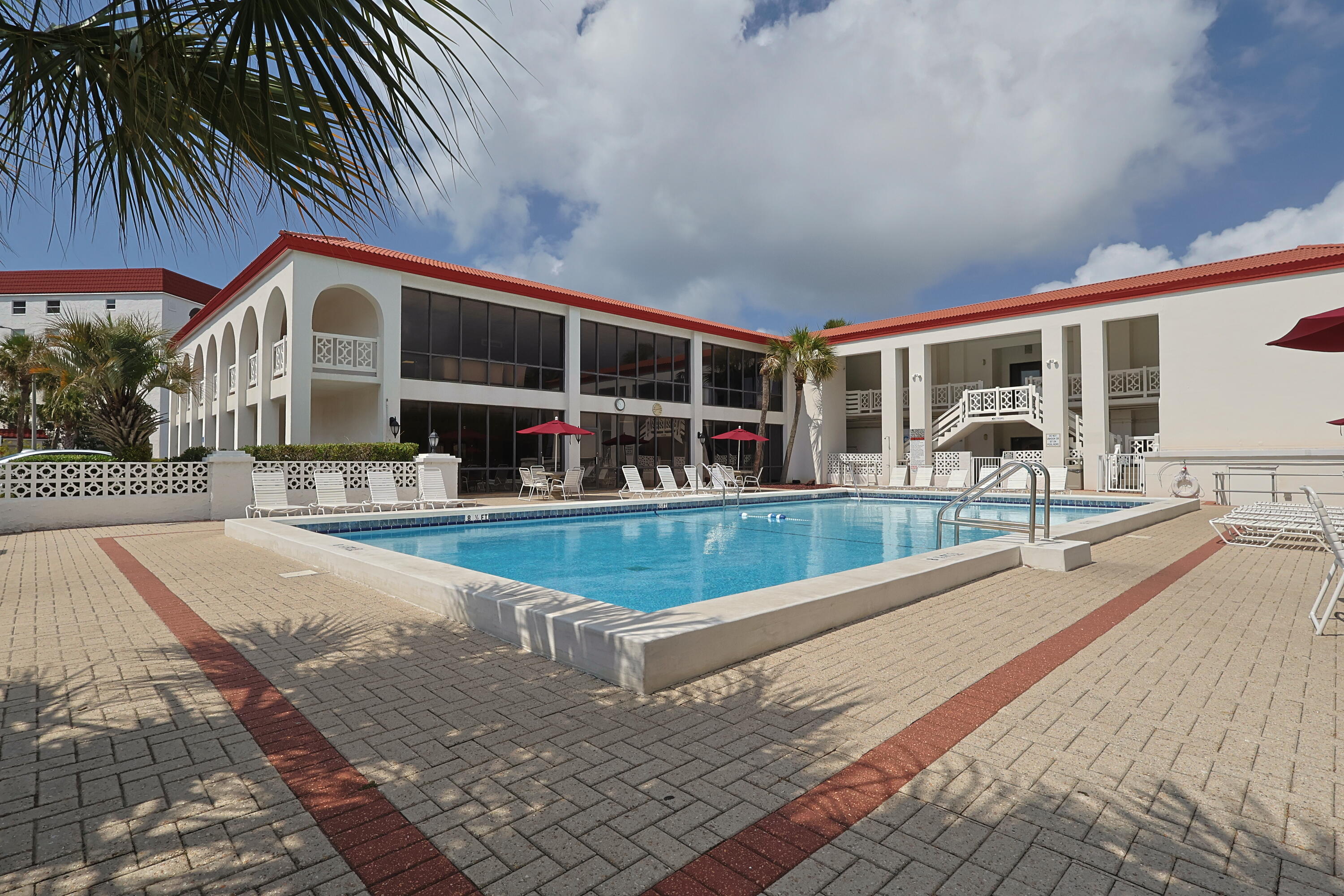 EL MATADOR CONDO - Residential