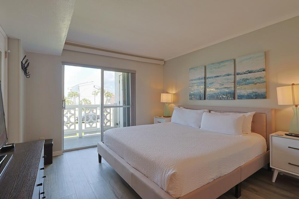 EL MATADOR CONDO - Residential