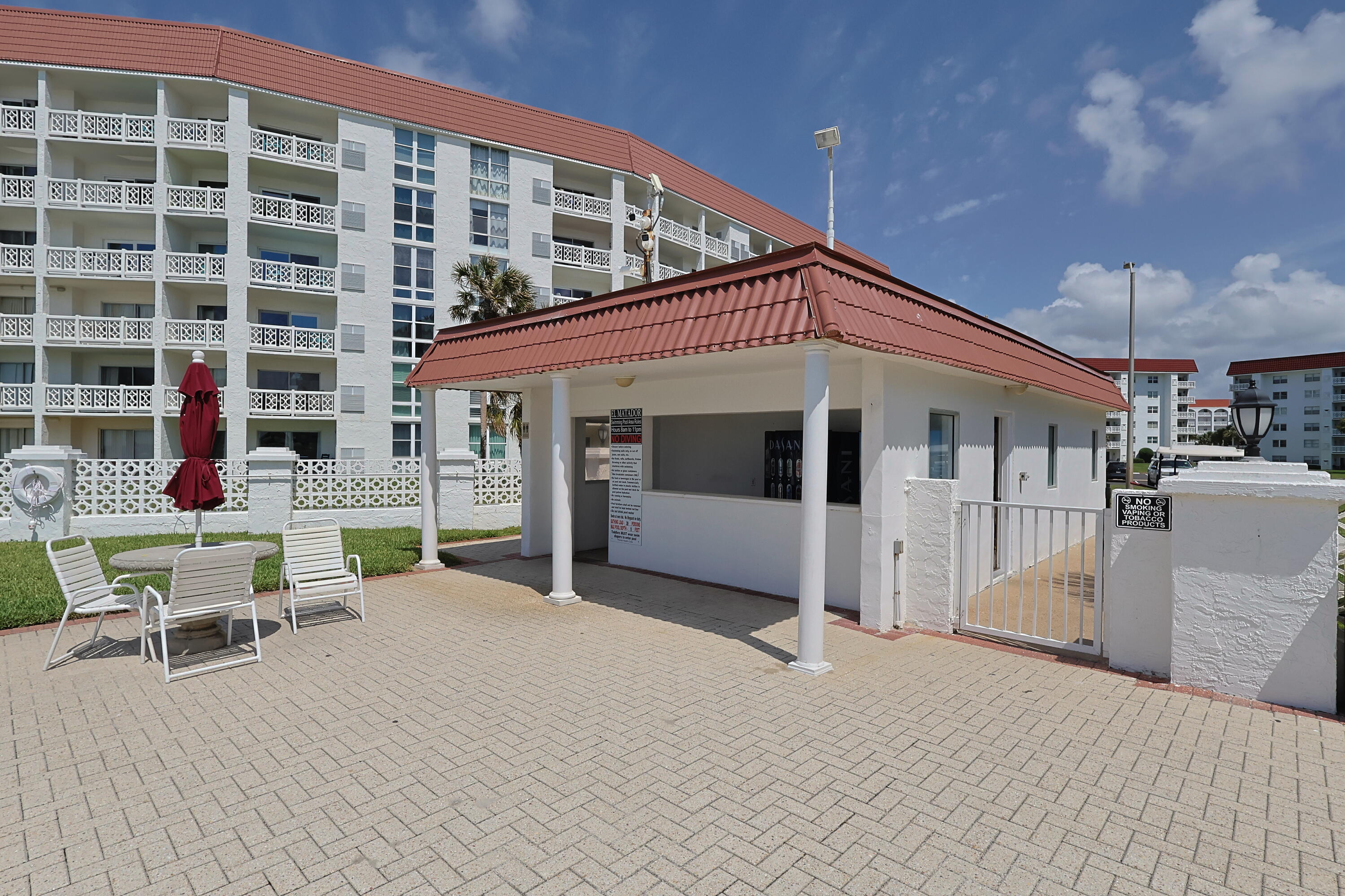 EL MATADOR CONDO - Residential