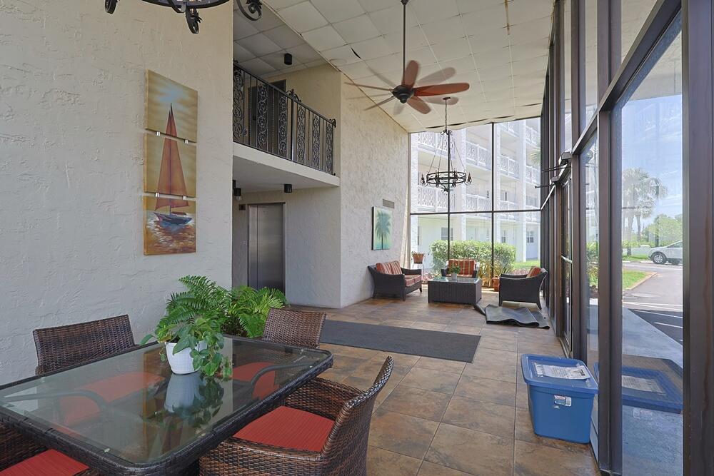 EL MATADOR CONDO - Residential