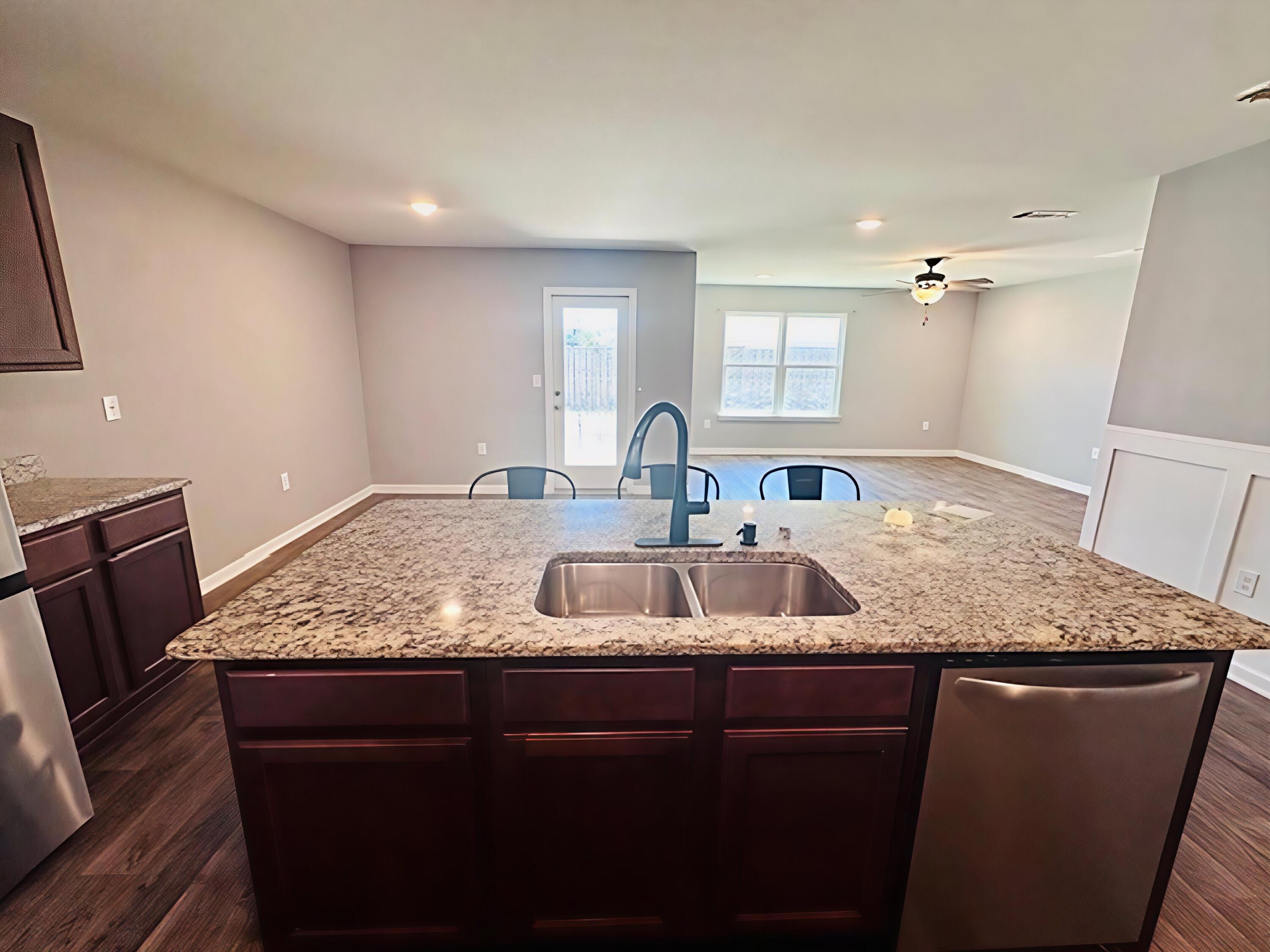 Redstone Commons - Residential Lease