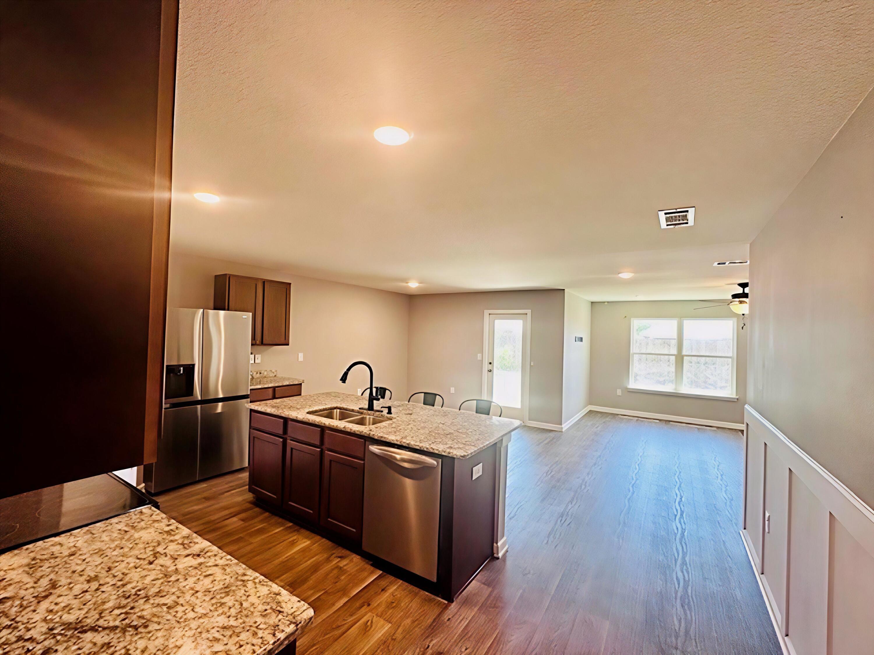 Redstone Commons - Residential Lease