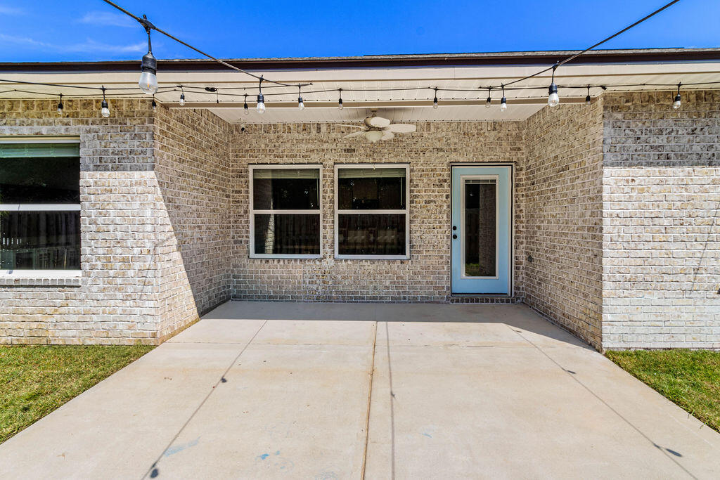 PORT DIXIE COM NW COR LOT 1 E 340FT S 104FT TO POB E 100FT S 66FT W 100FT N 66FT TO POB - Residential