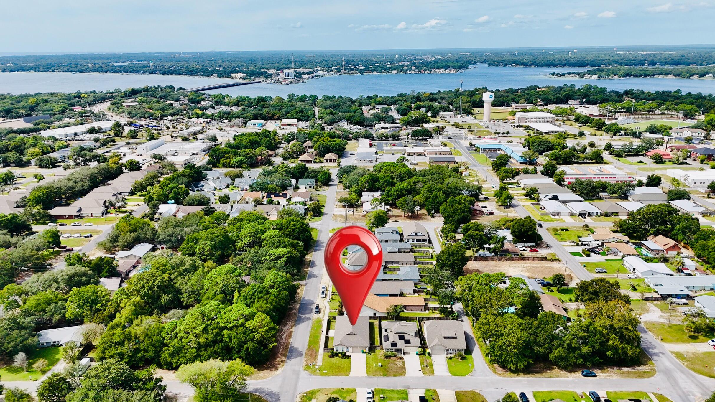 PORT DIXIE COM NW COR LOT 1 E 340FT S 104FT TO POB E 100FT S 66FT W 100FT N 66FT TO POB - Residential