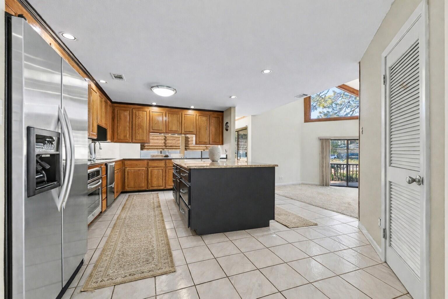 WHISPER BAY - Residential