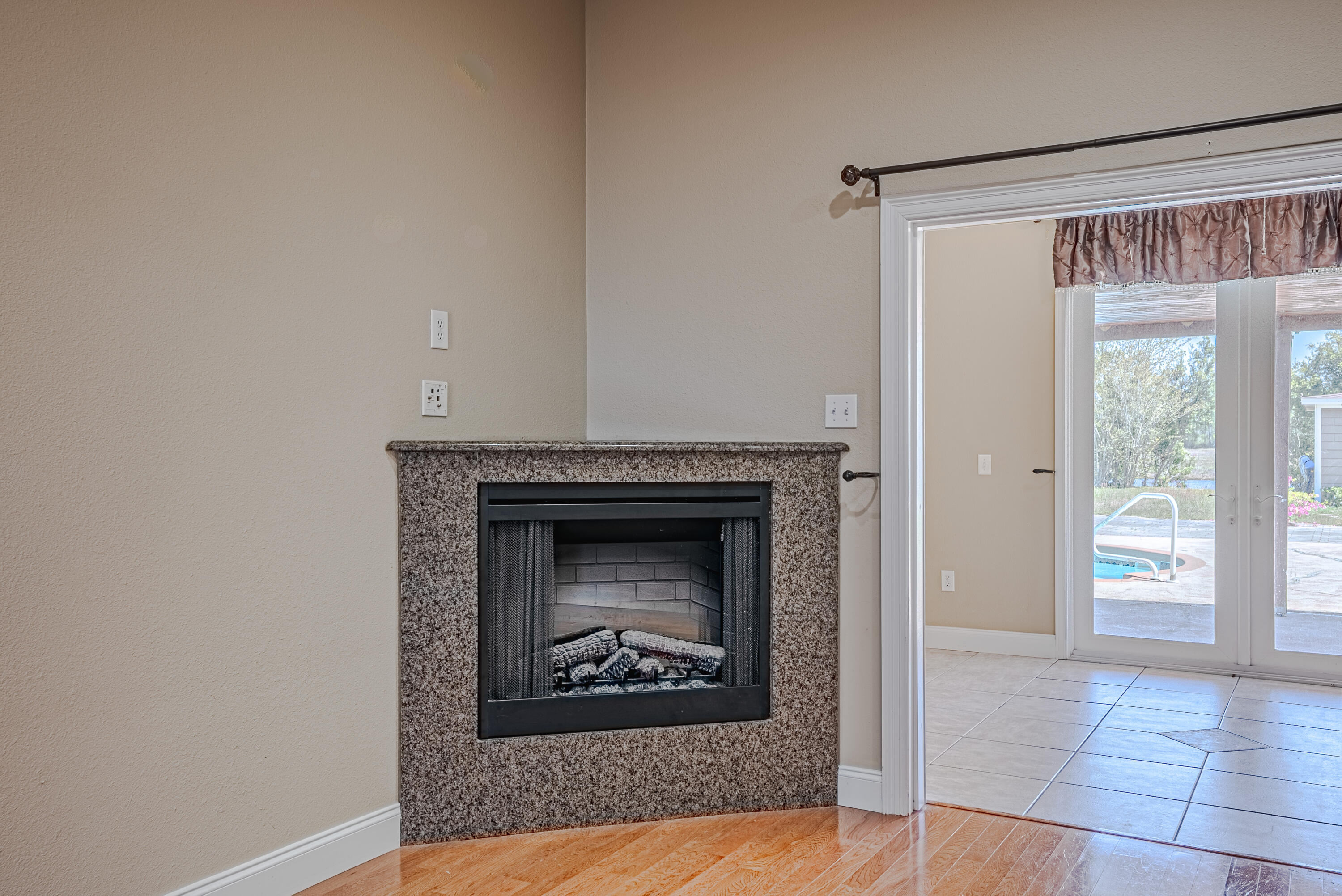 Kirkland Manor - Residential