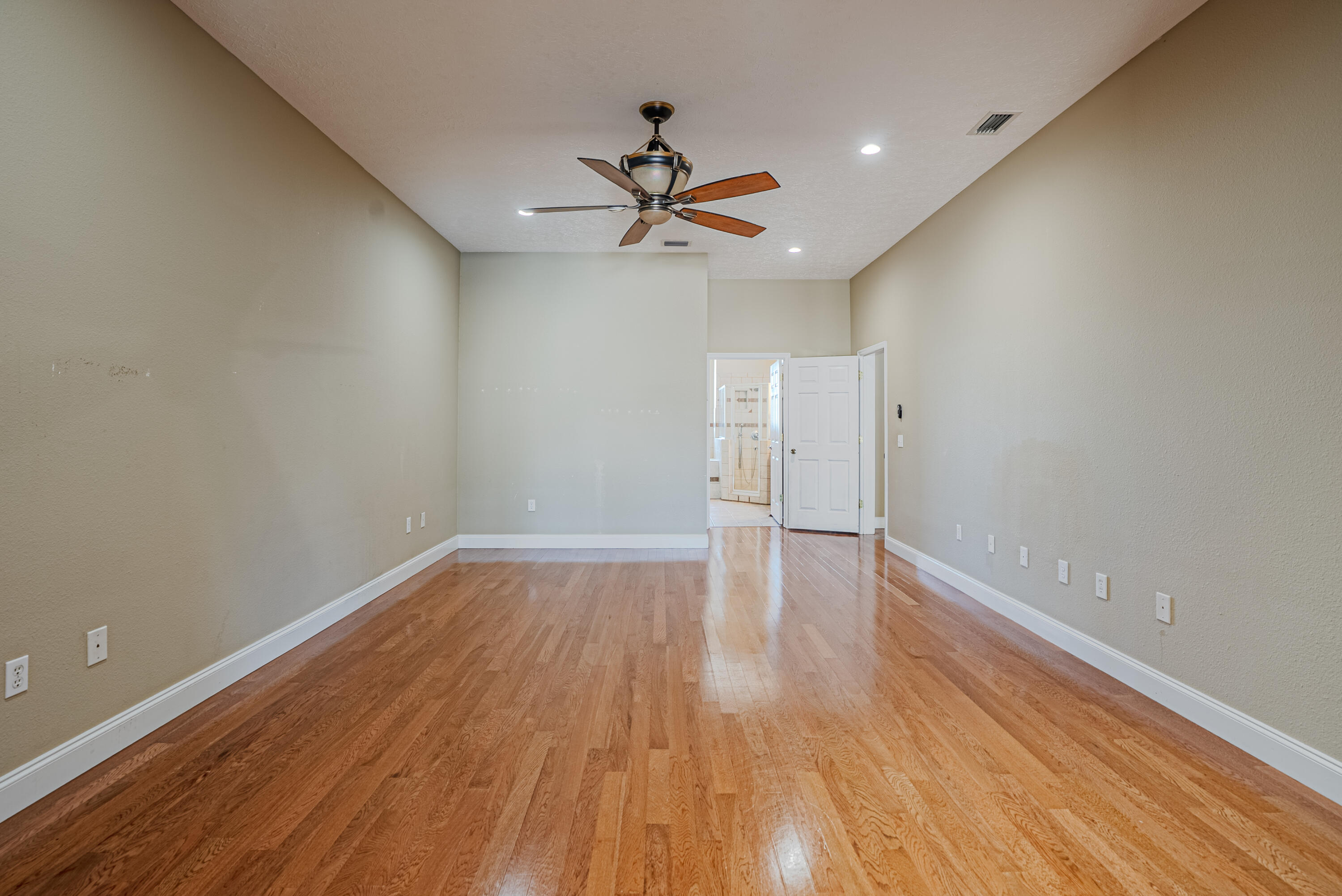 Kirkland Manor - Residential