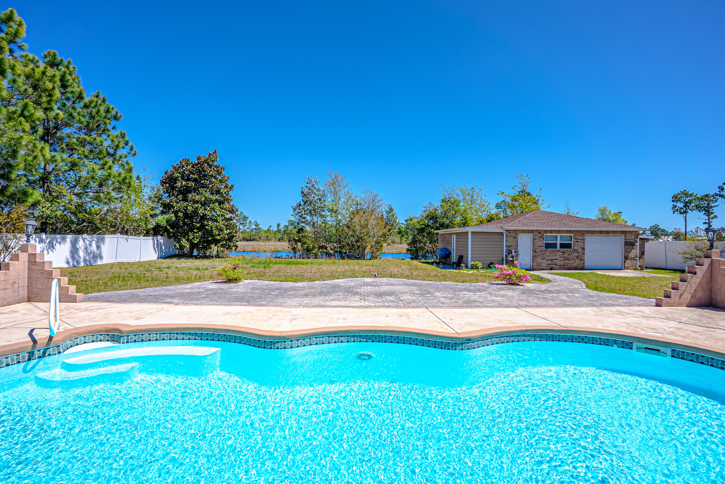 Kirkland Manor - Residential