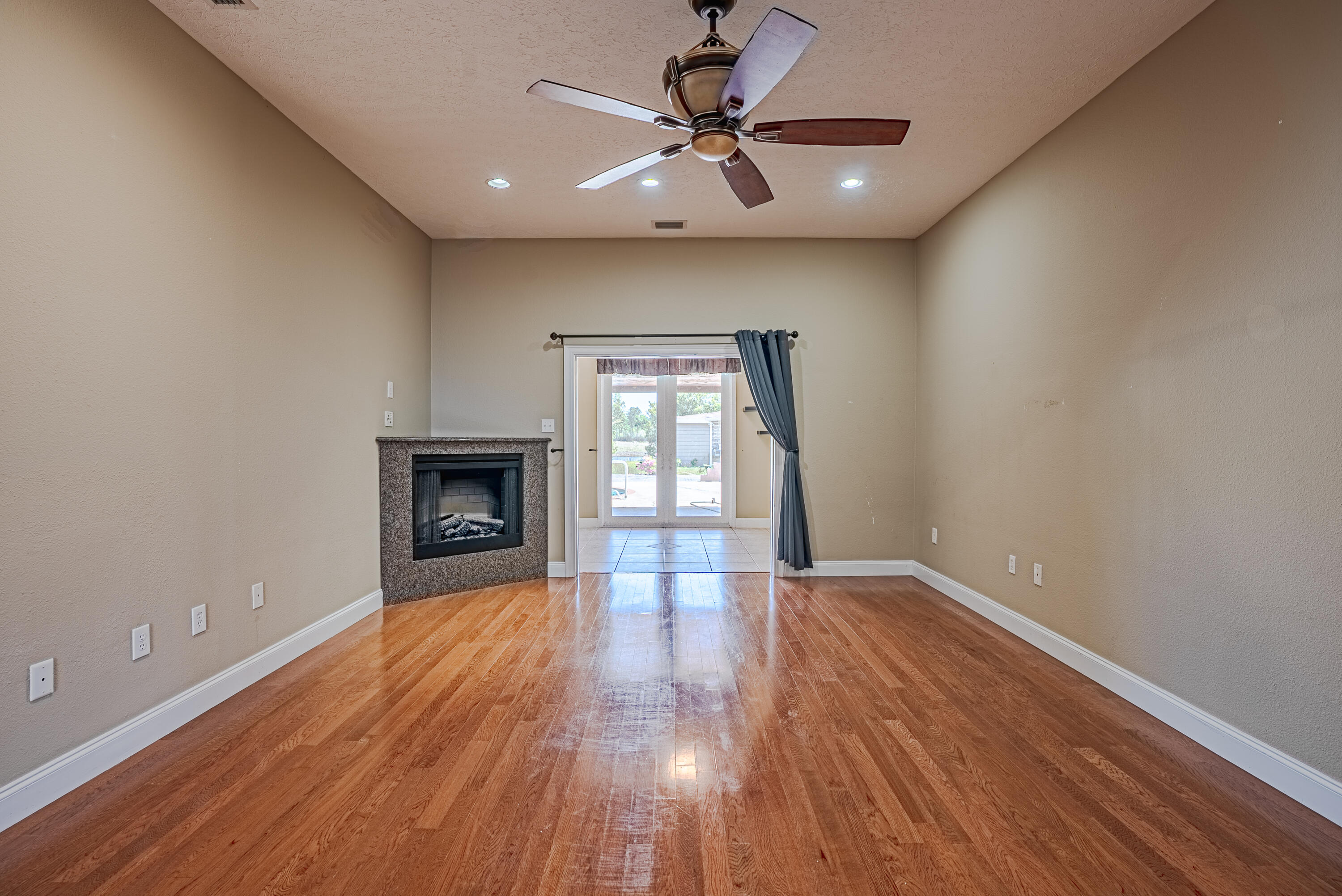 Kirkland Manor - Residential