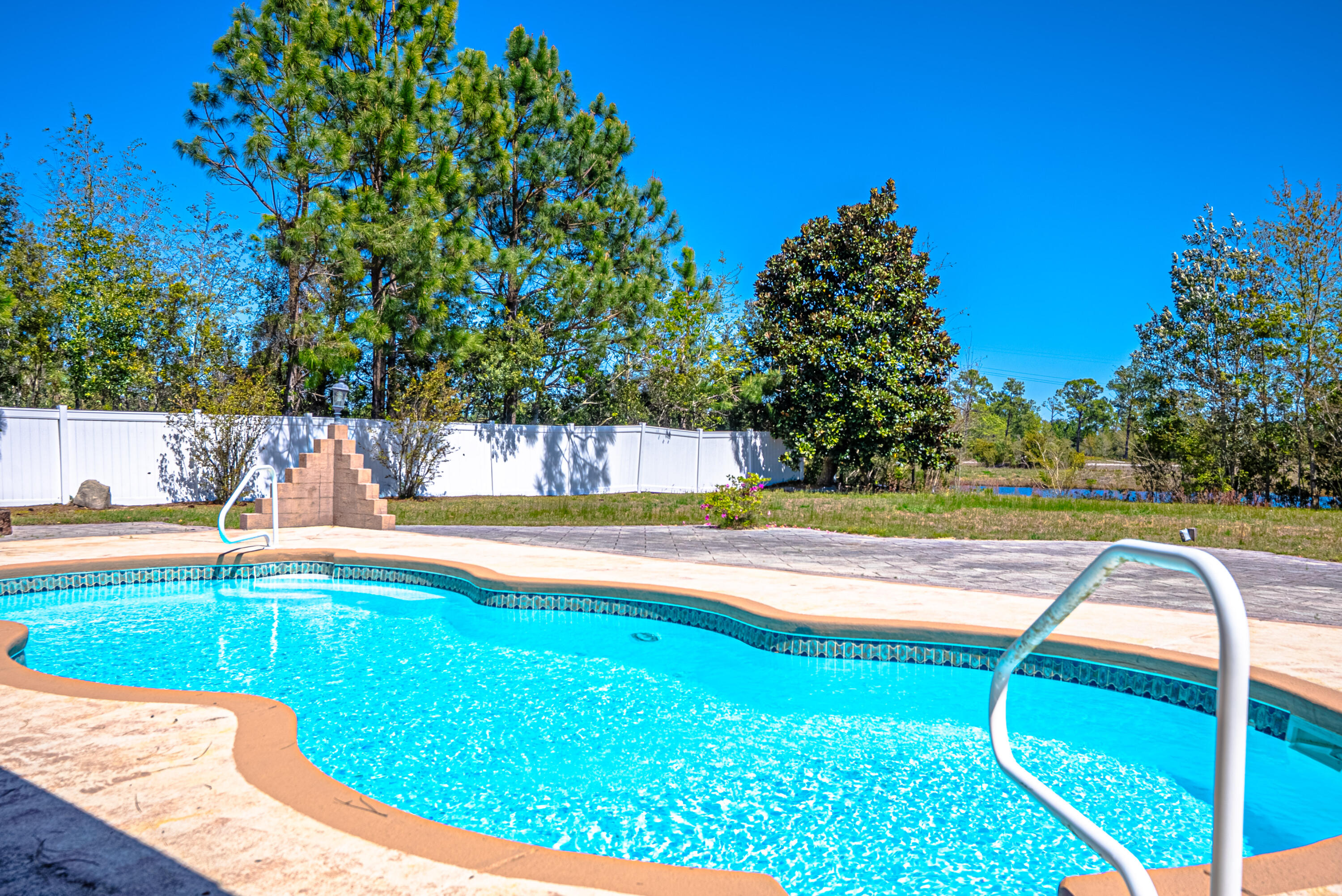 Kirkland Manor - Residential