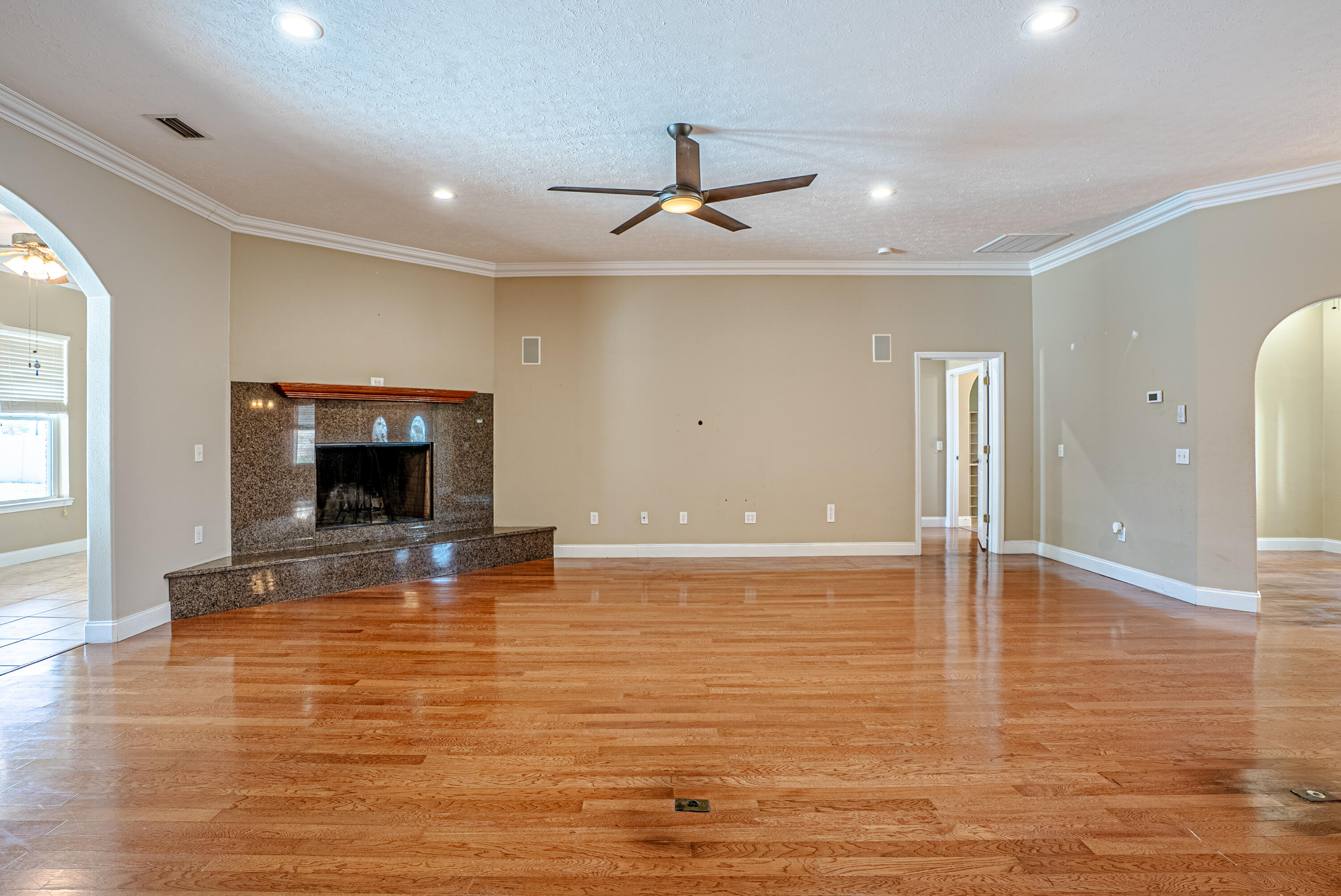 Kirkland Manor - Residential