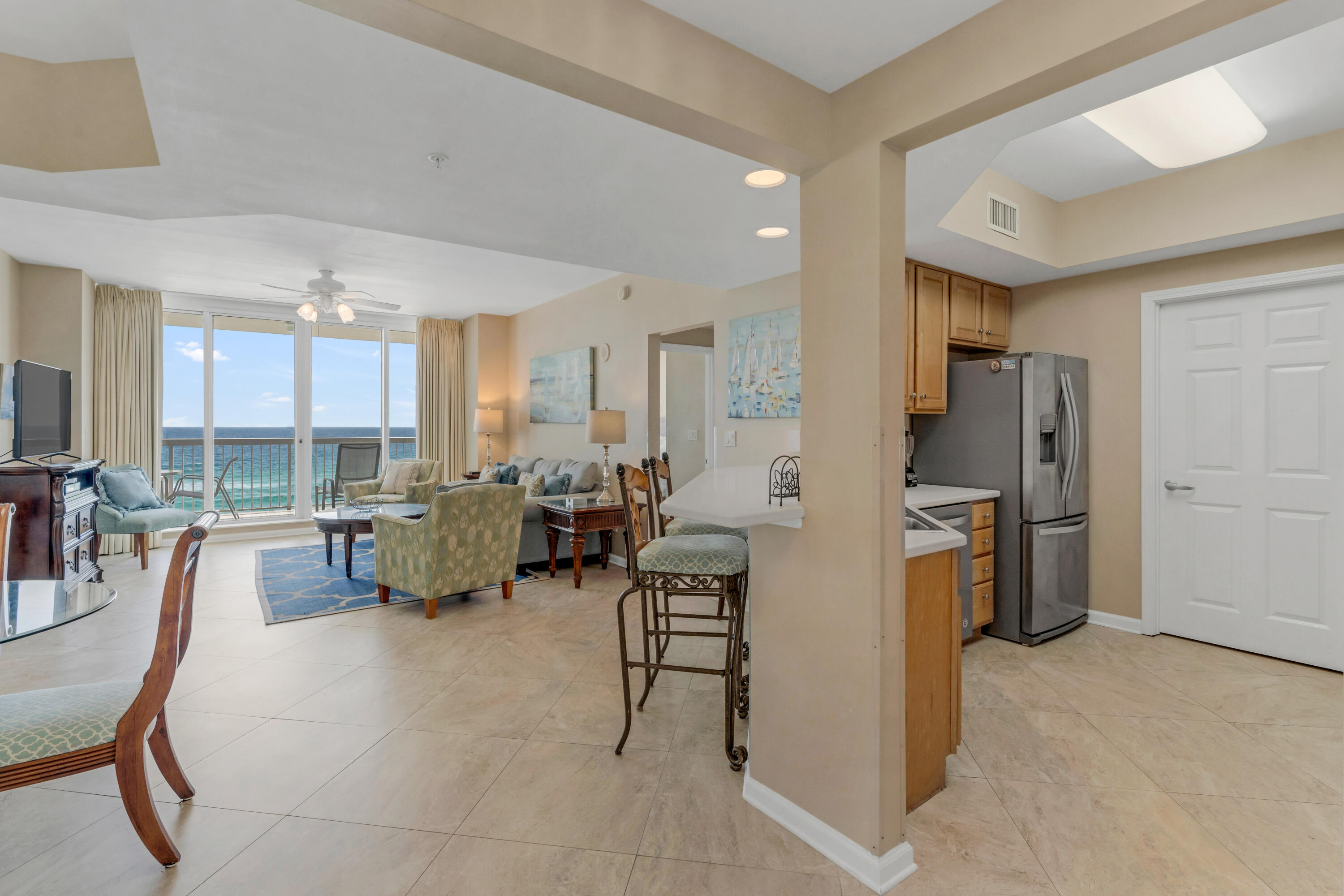 SILVER BEACH TOWERS EAST - Residential