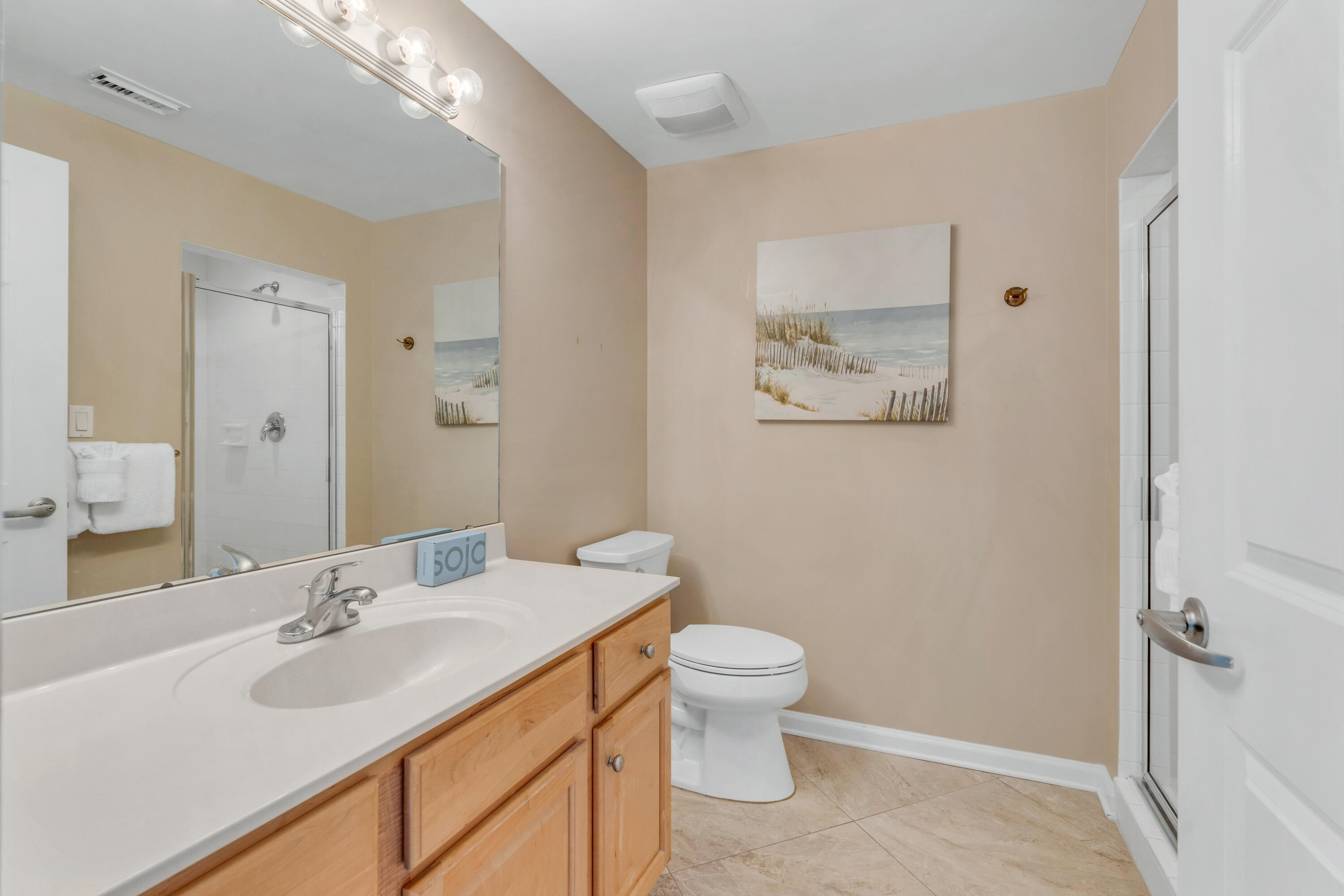 SILVER BEACH TOWERS EAST - Residential