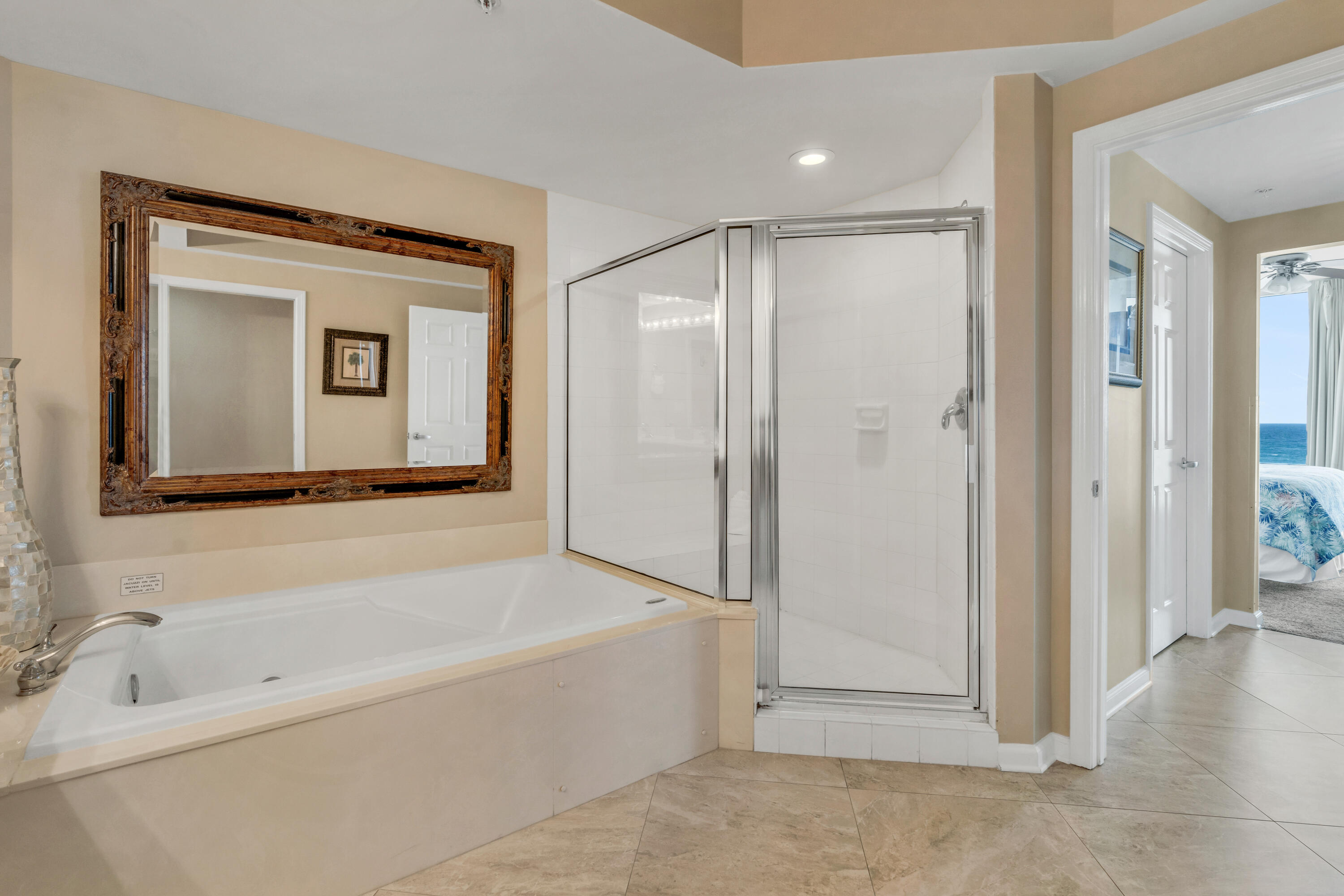 SILVER BEACH TOWERS EAST - Residential