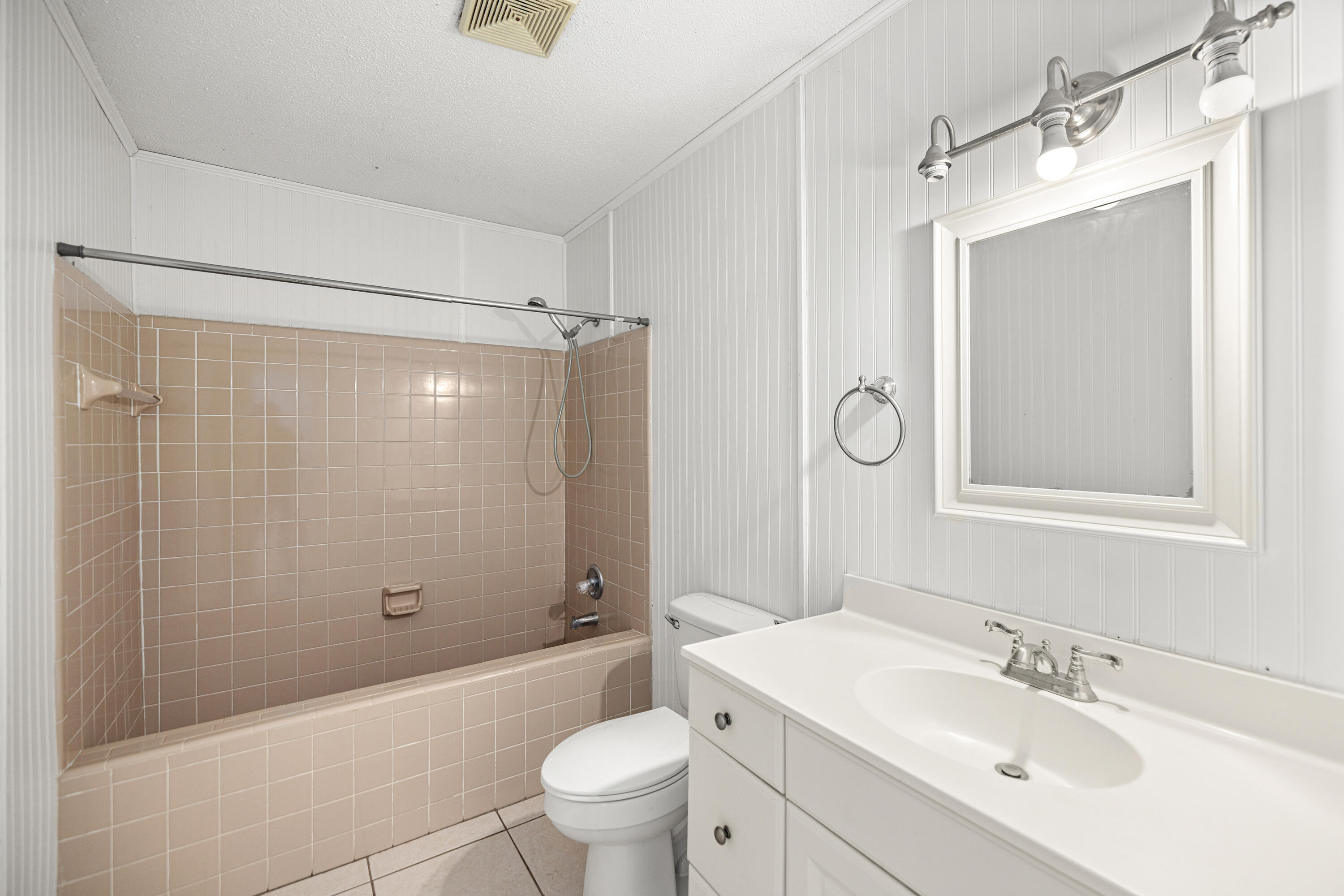 BLUEWATER BAY VILLAGE 1A - Residential