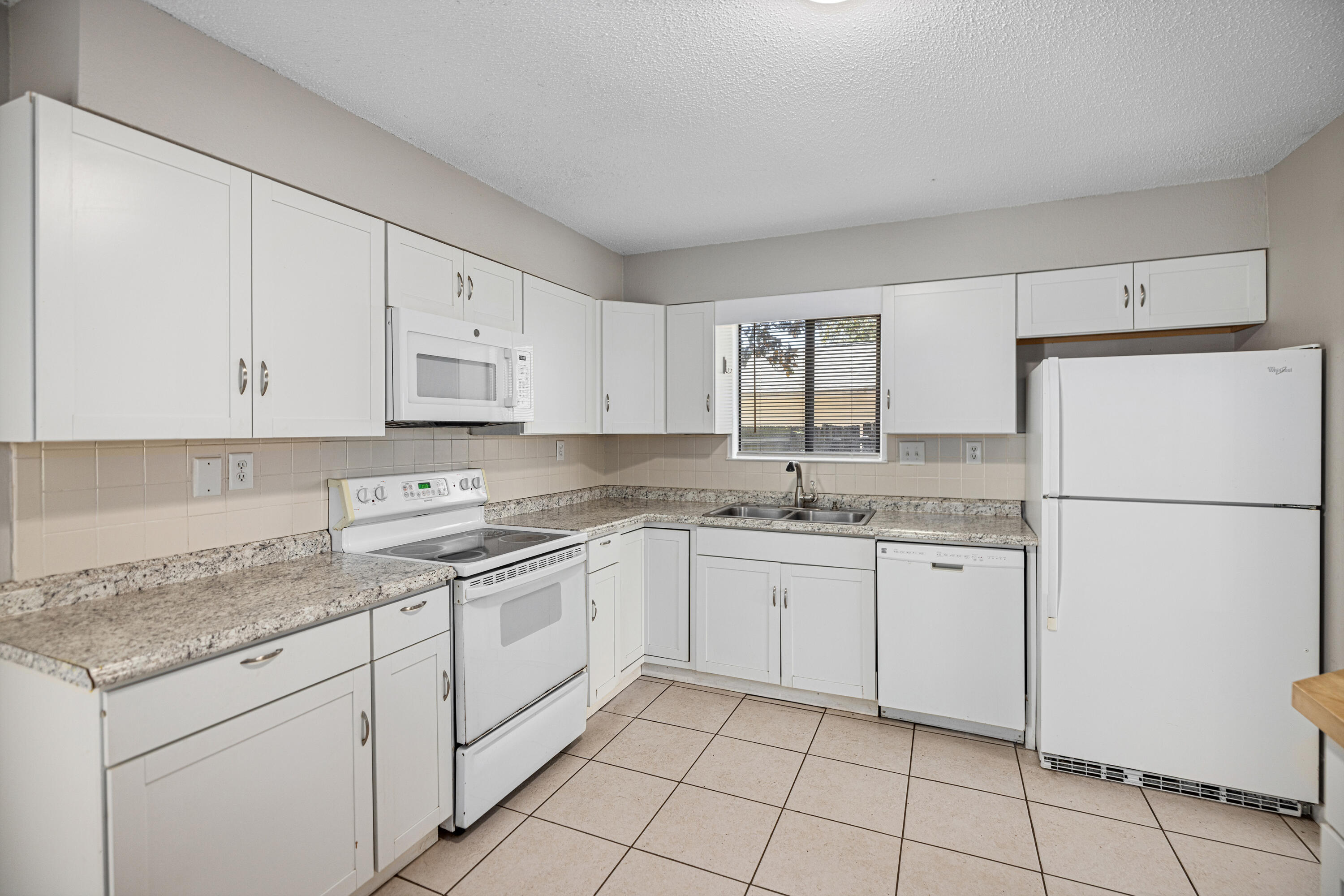 BLUEWATER BAY VILLAGE 1A - Residential