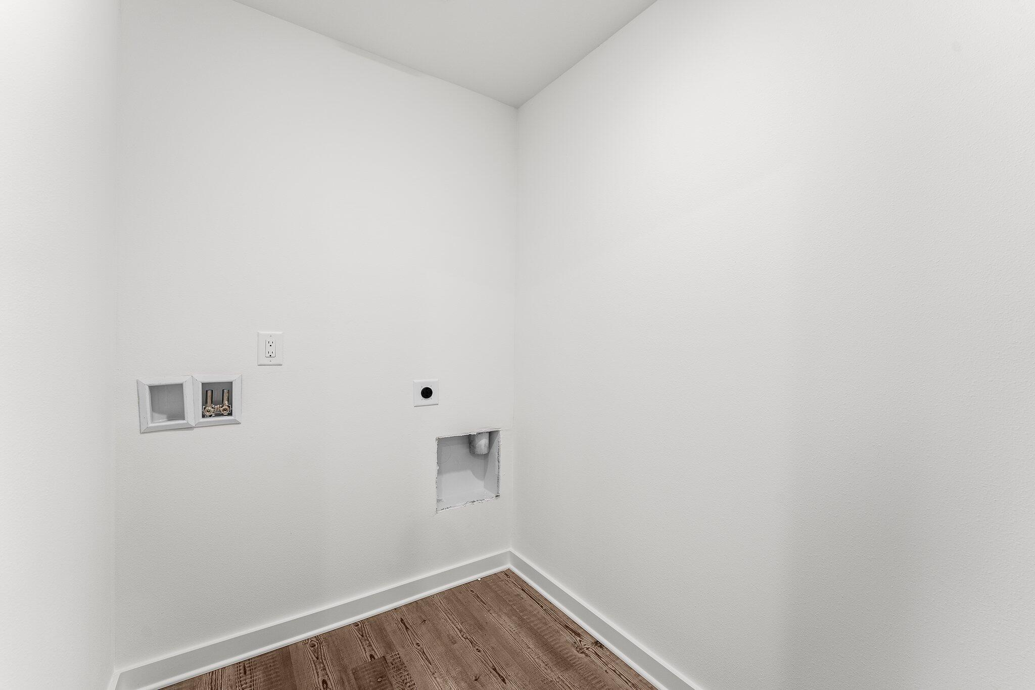 OWL'S HEAD - Residential Lease