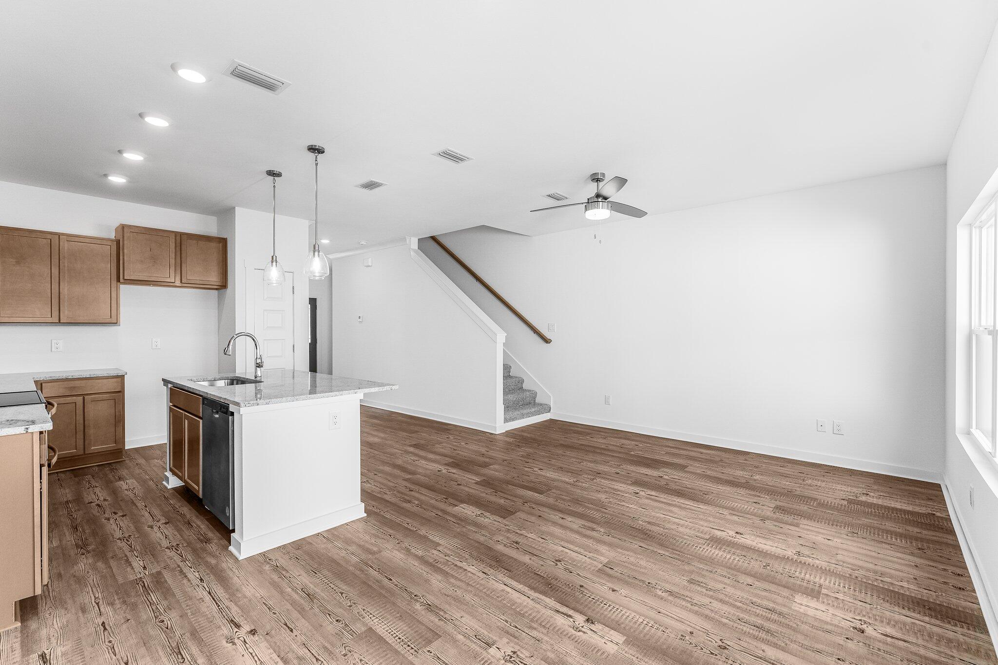 OWL'S HEAD - Residential Lease