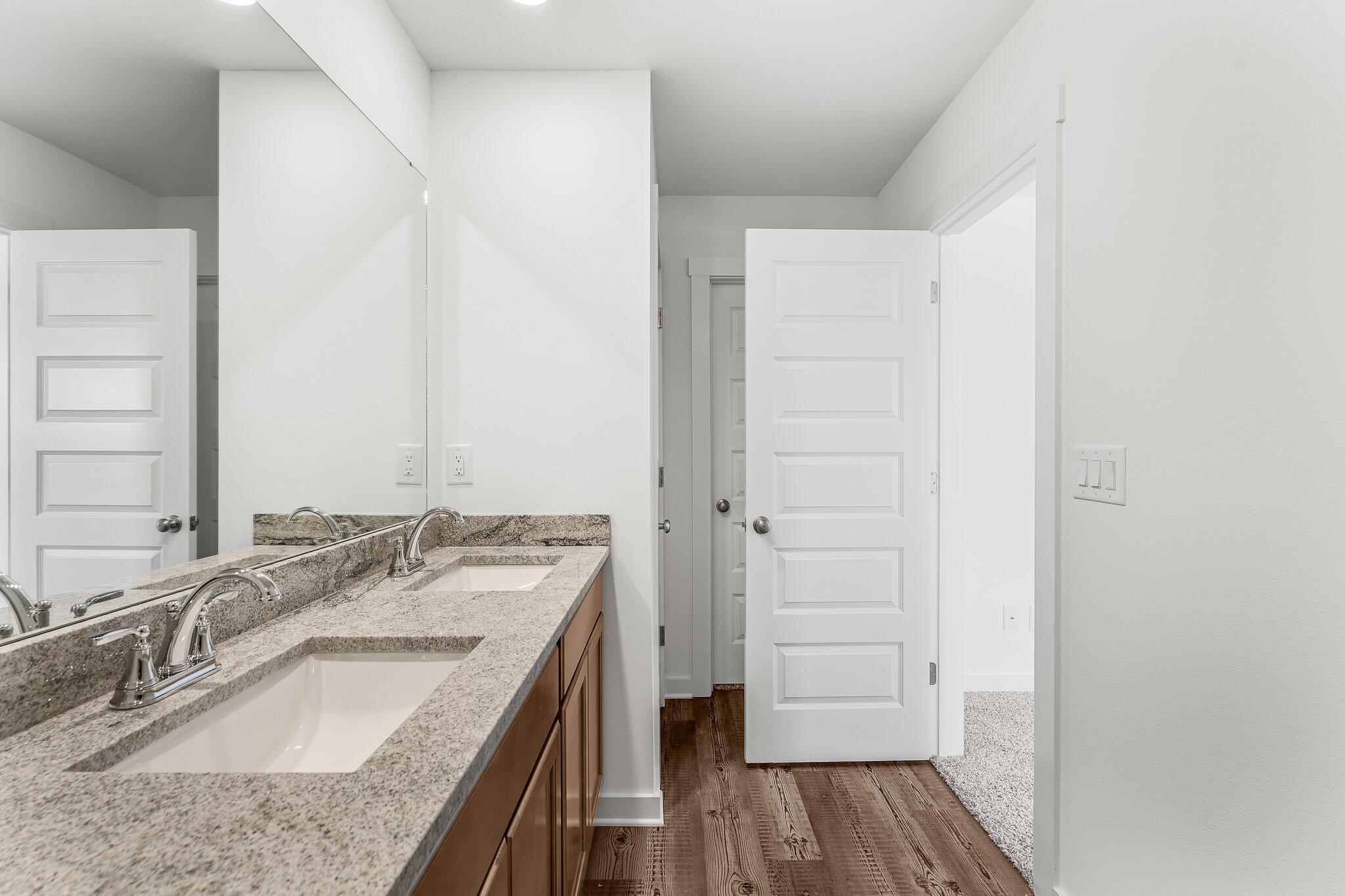 OWL'S HEAD - Residential Lease