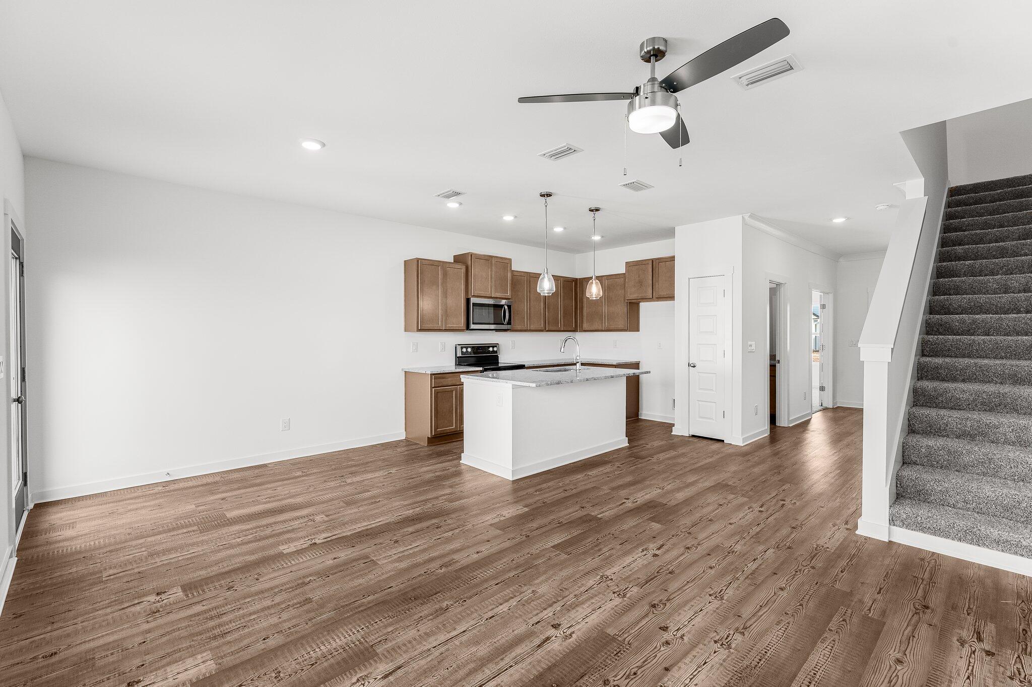 OWL'S HEAD - Residential Lease