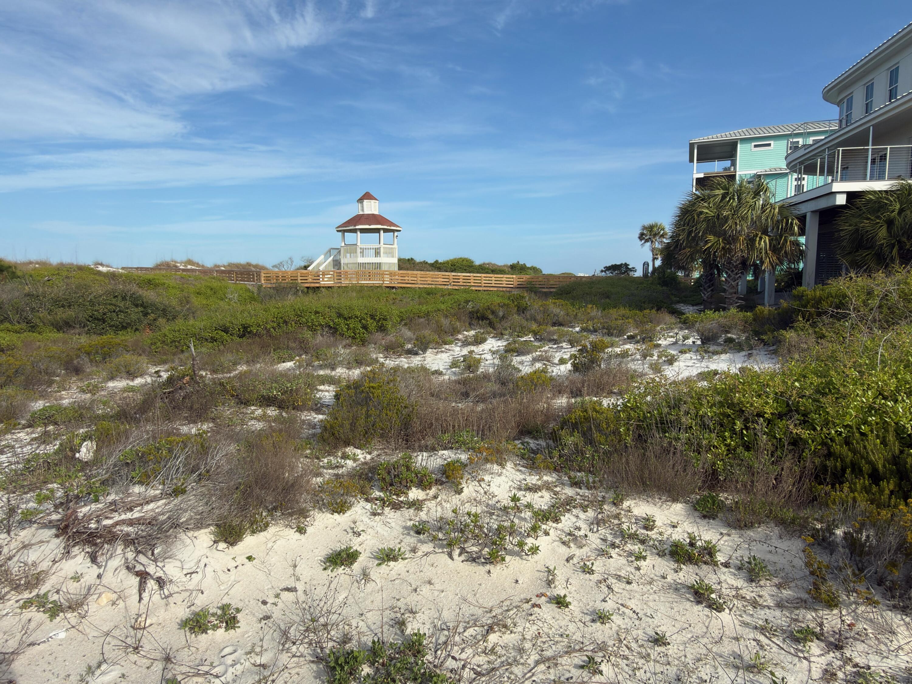 NO RECORDED SUBDIVISION - Land