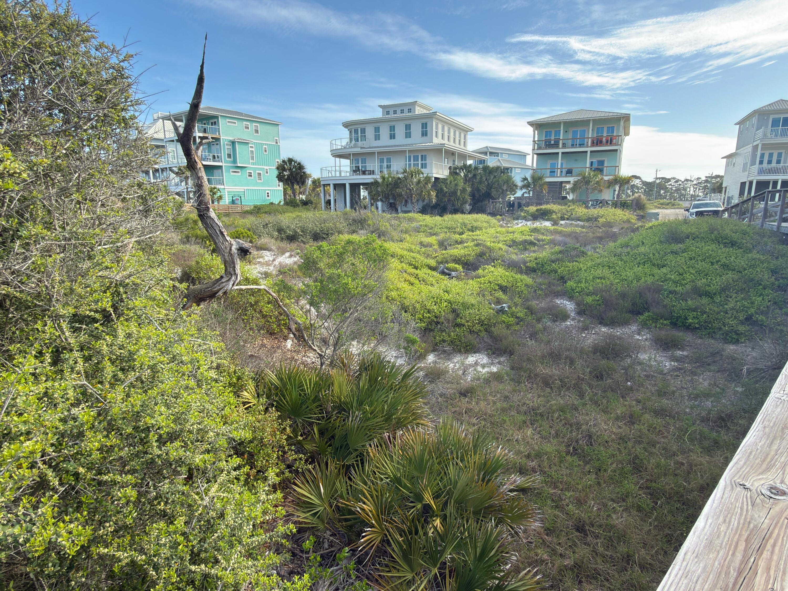 NO RECORDED SUBDIVISION - Land