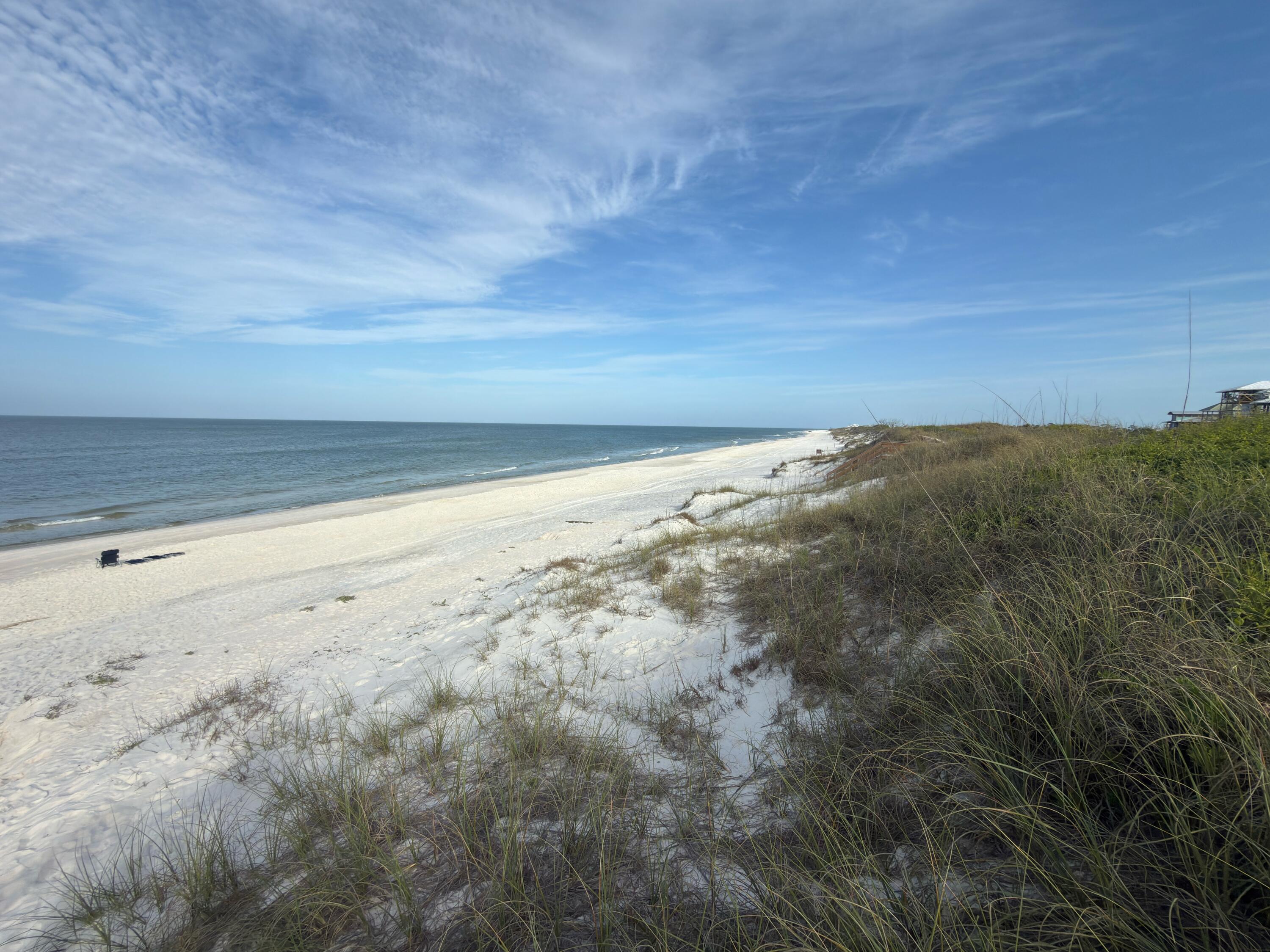 NO RECORDED SUBDIVISION - Land