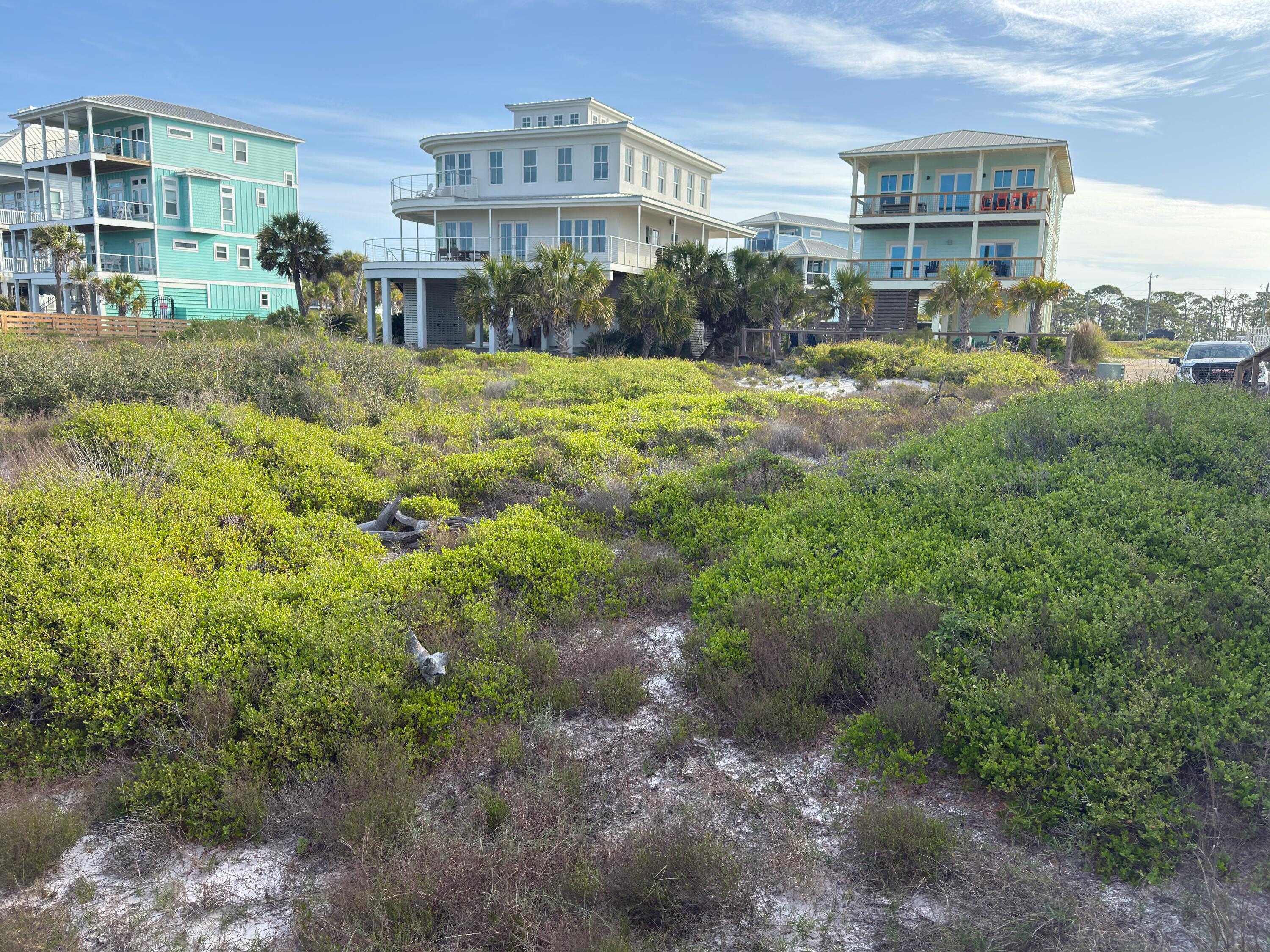 NO RECORDED SUBDIVISION - Land