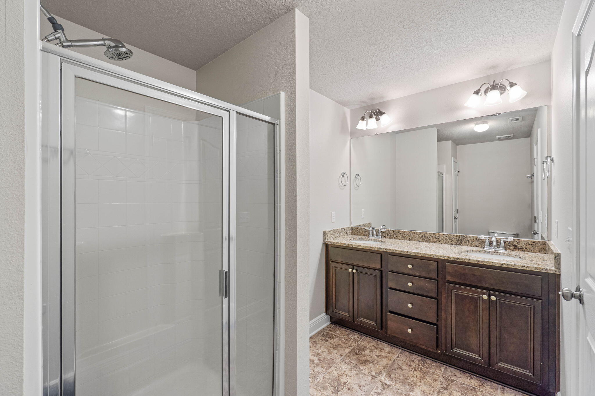 RESERVE POINTE - Residential