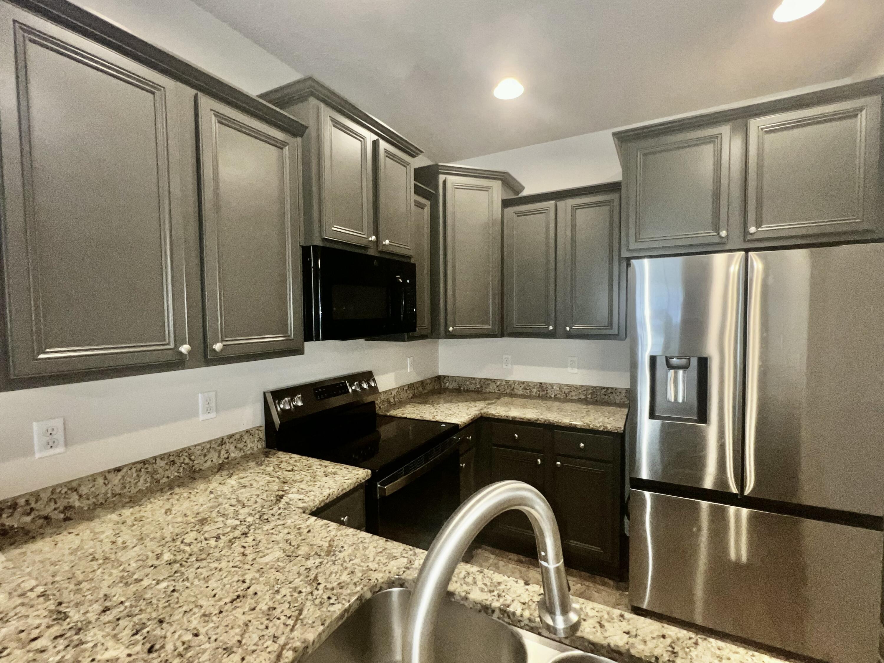 RESERVE POINTE - Residential