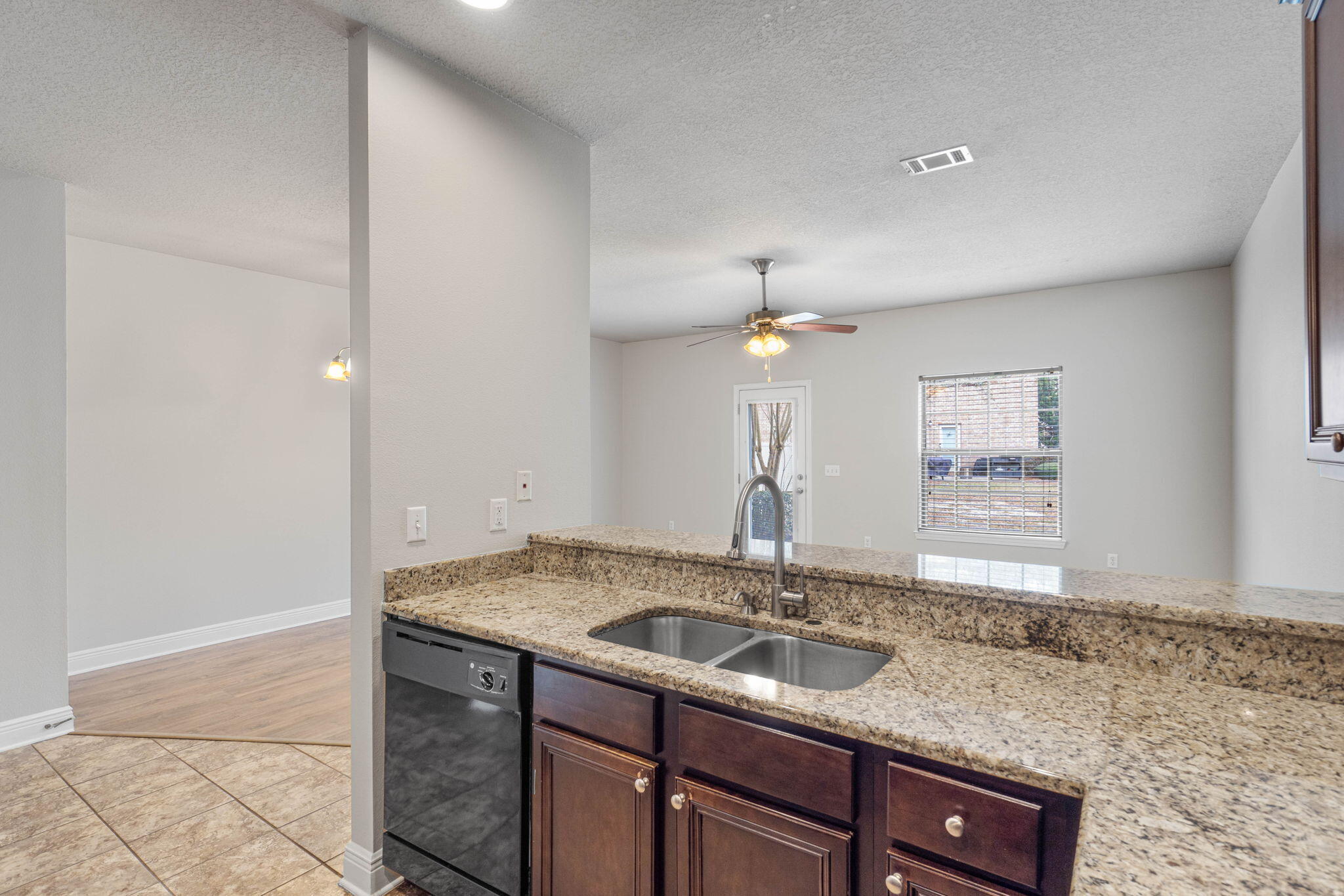 RESERVE POINTE - Residential