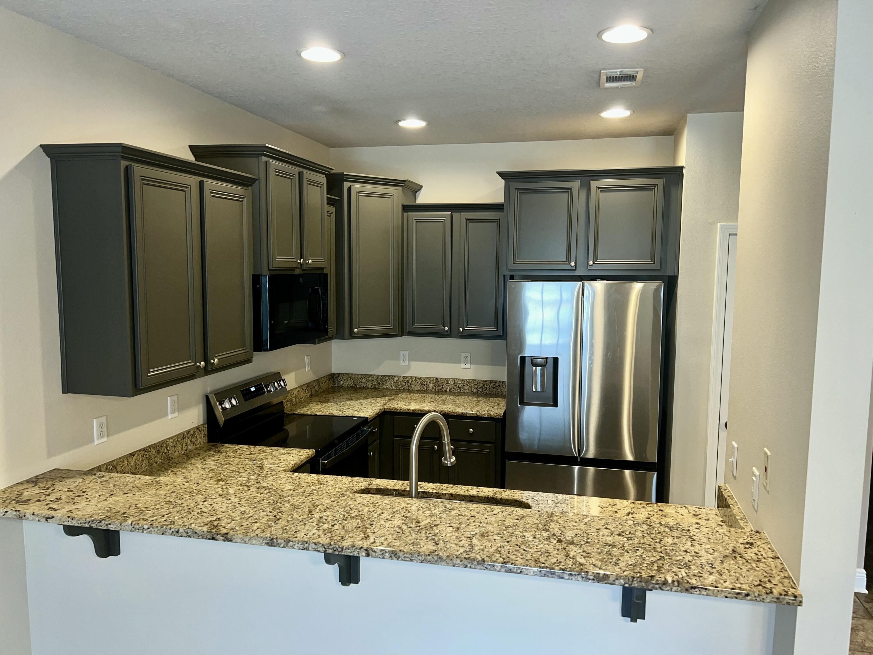 RESERVE POINTE - Residential