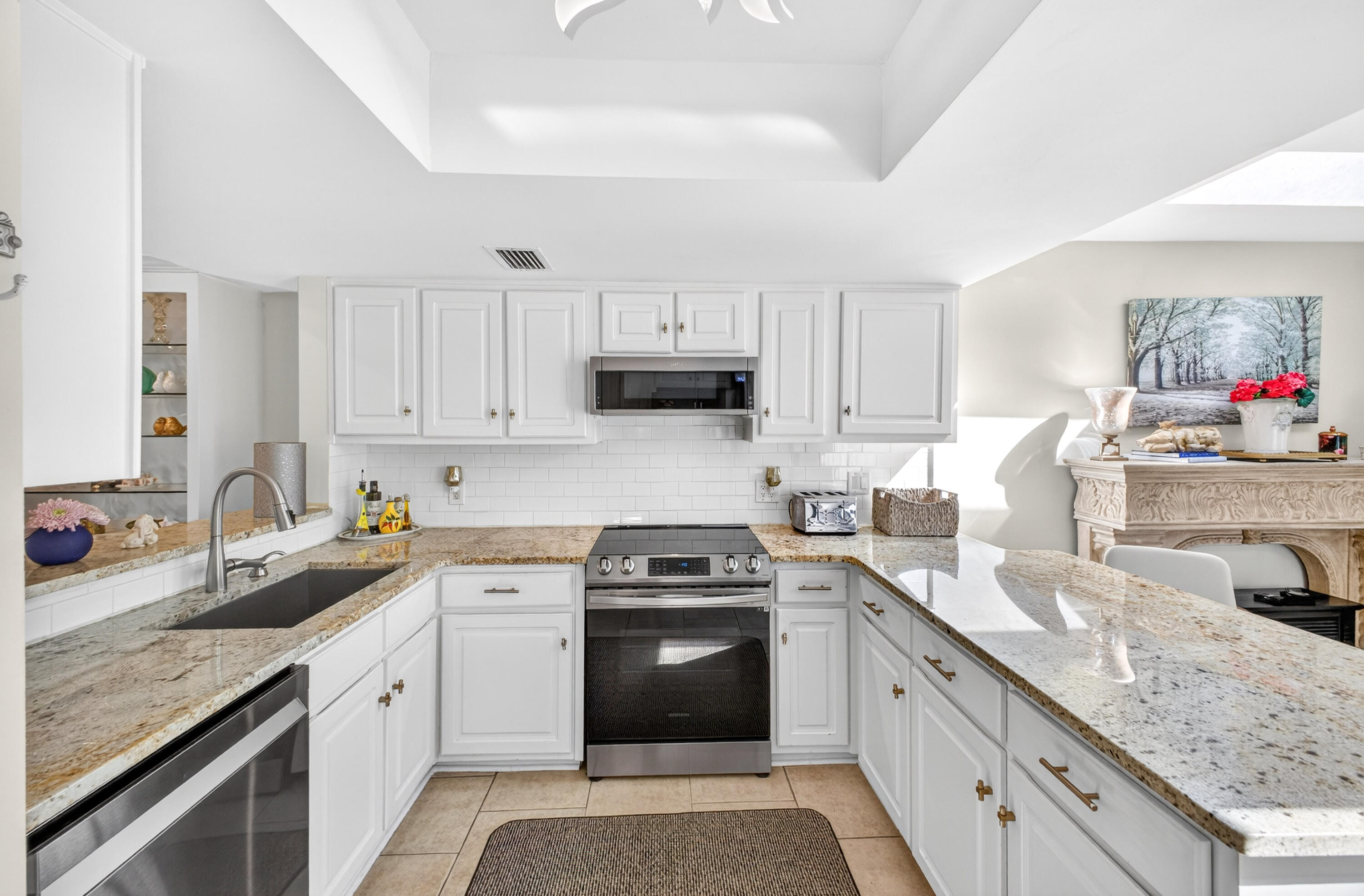 LINKSIDE VILLAGE UNIT 1 - Residential