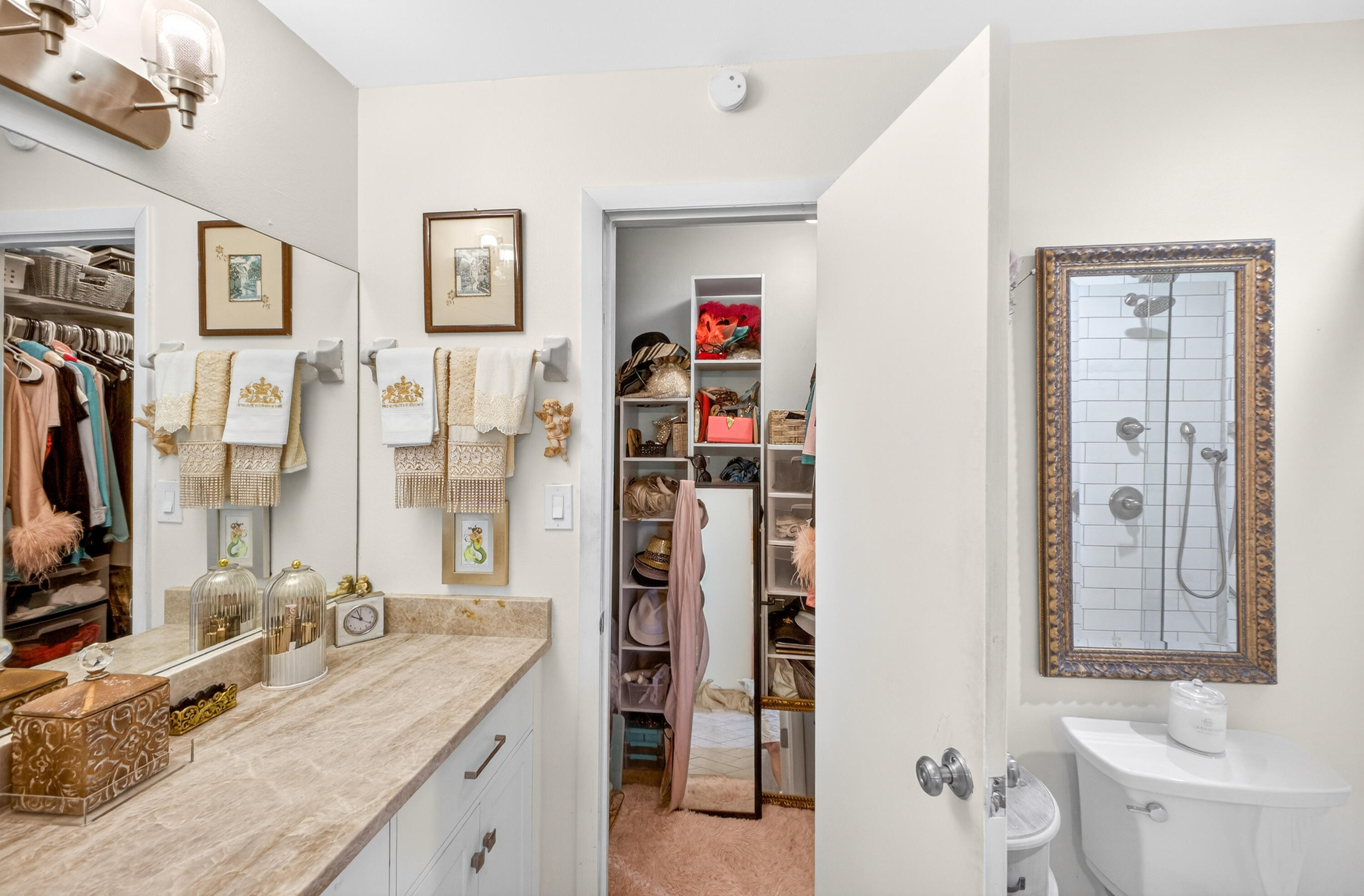 LINKSIDE VILLAGE UNIT 1 - Residential