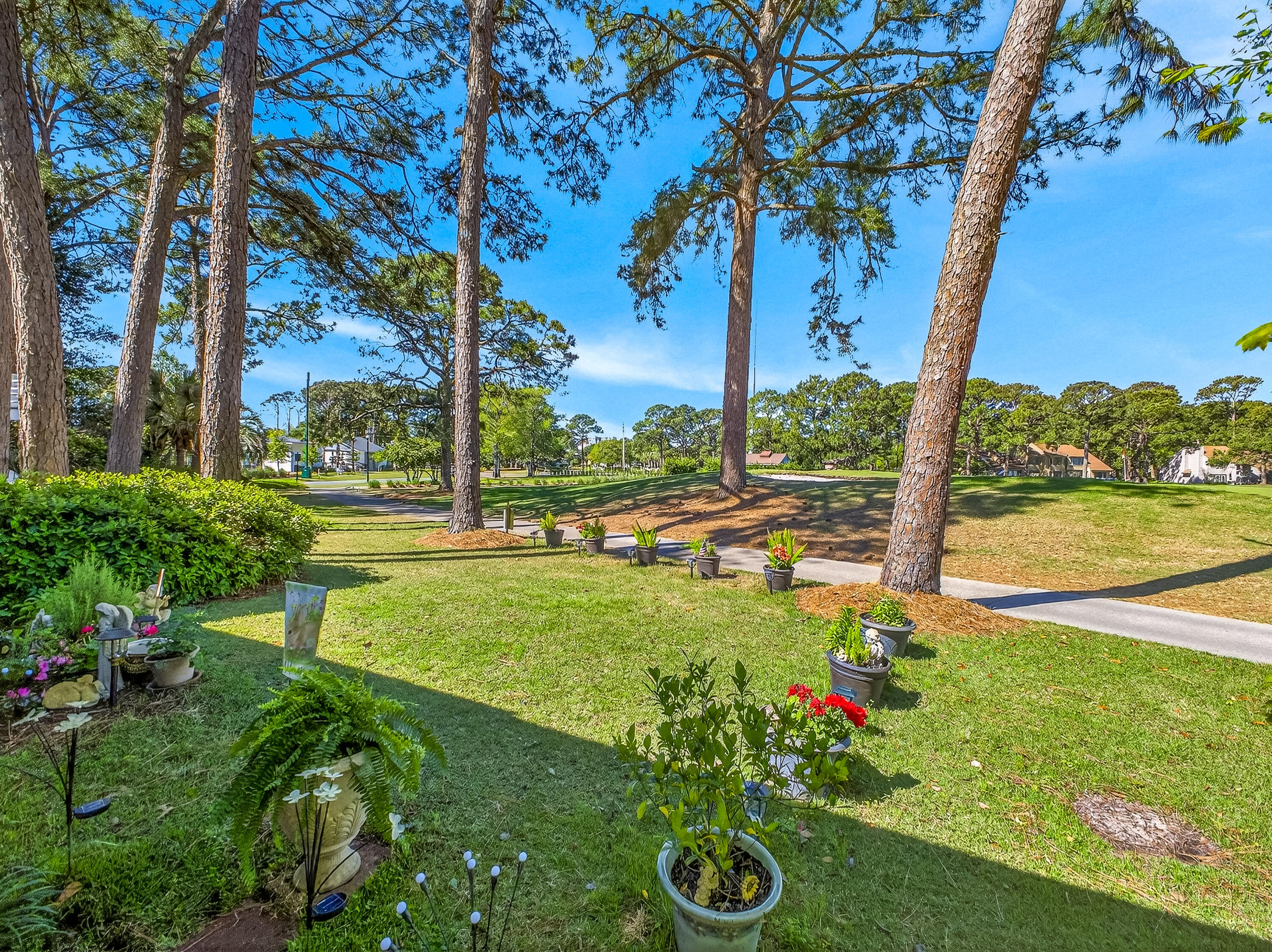 LINKSIDE VILLAGE UNIT 1 - Residential